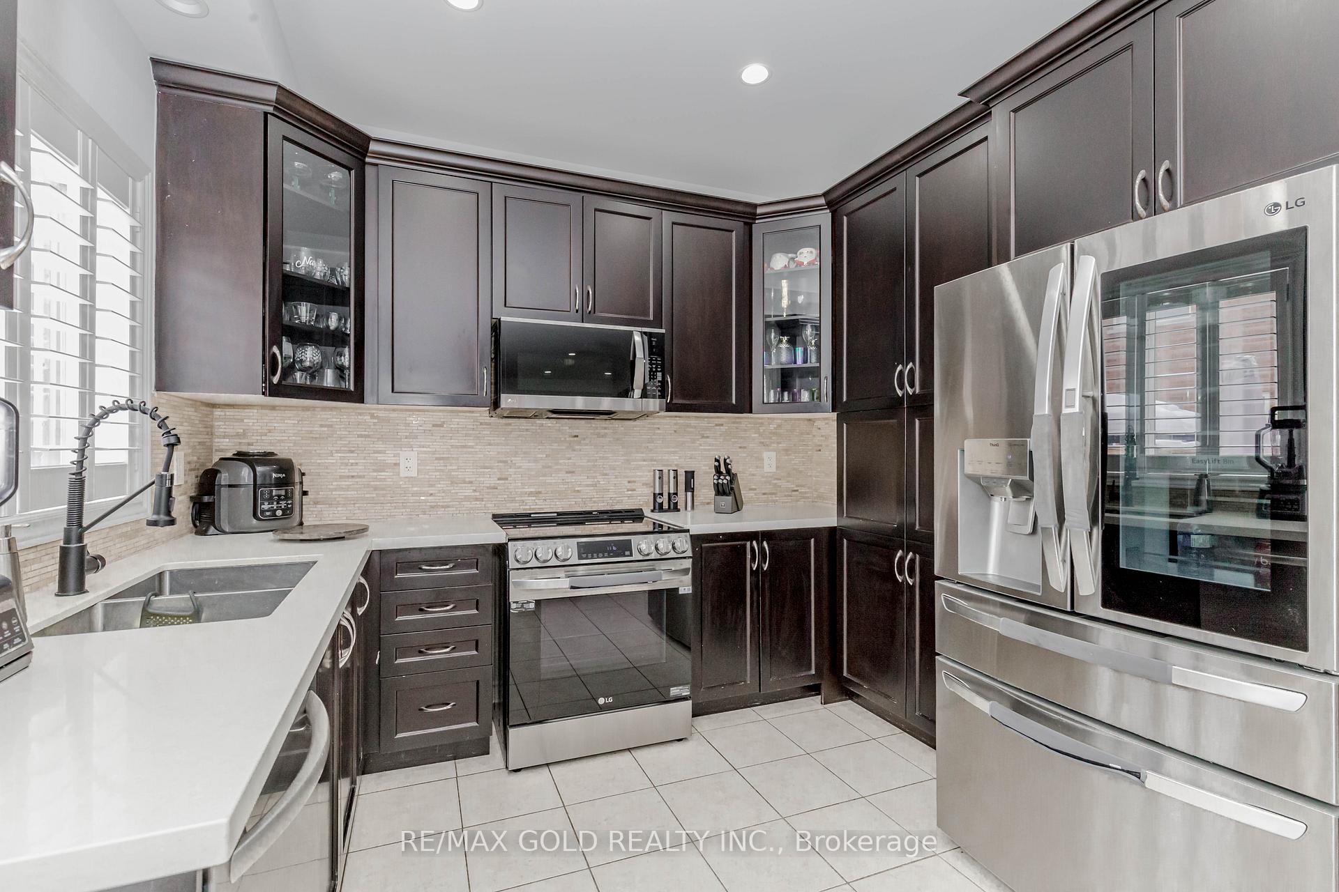 Photo 16 of 81 Moderna Drive, Vaughan, Vellore Village — HOMEH
