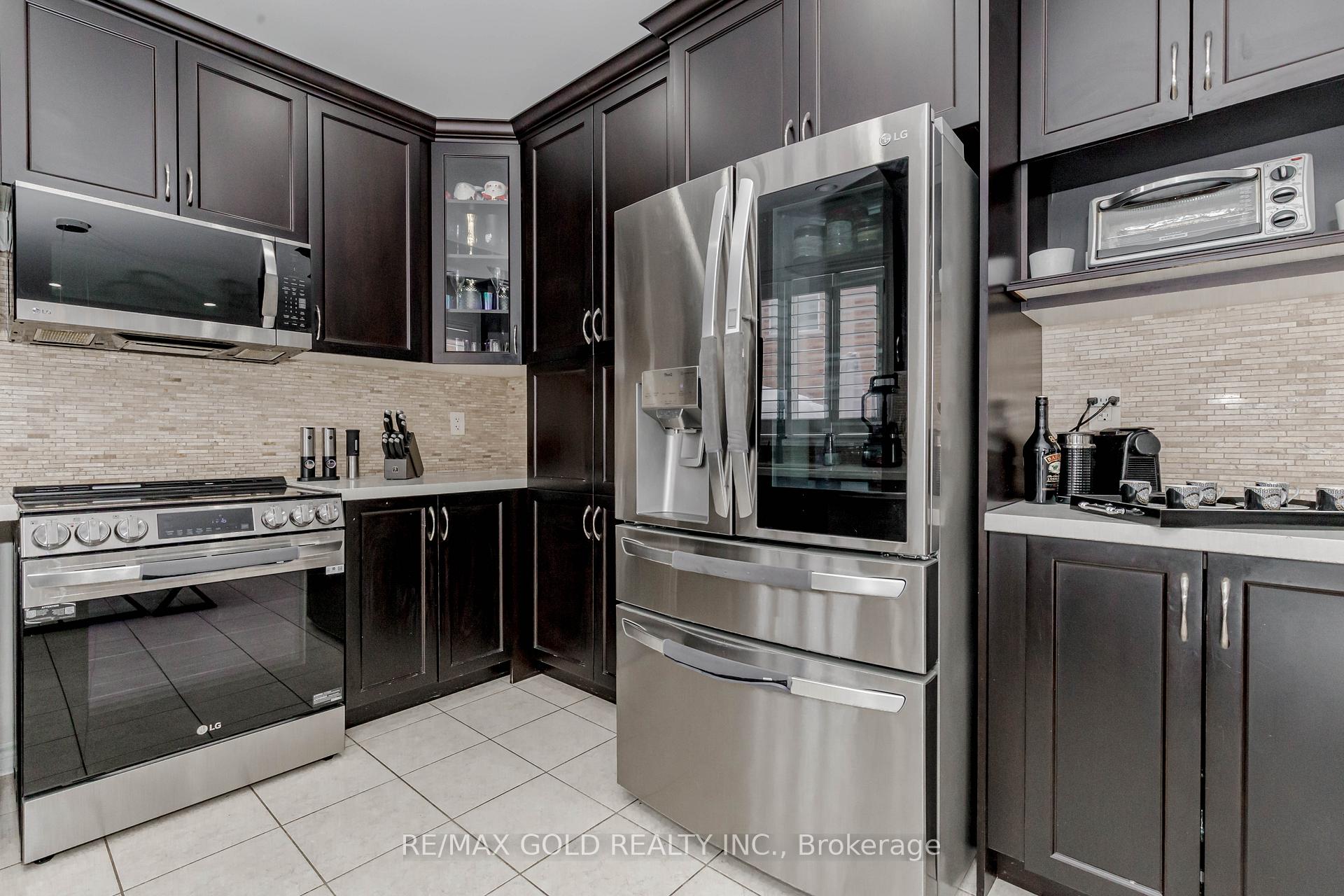 Photo 17 of 81 Moderna Drive, Vaughan, Vellore Village — HOMEH