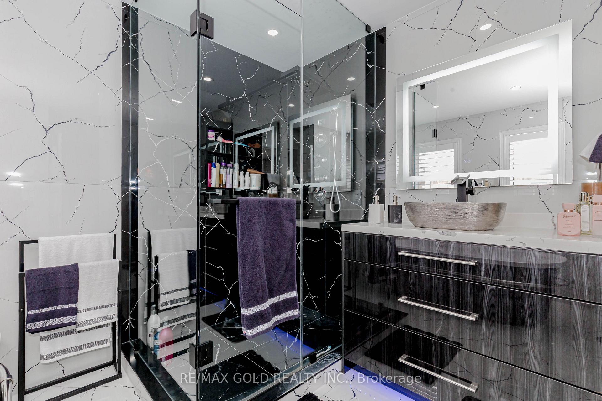 Photo 20 of 81 Moderna Drive, Vaughan, Vellore Village — HOMEH