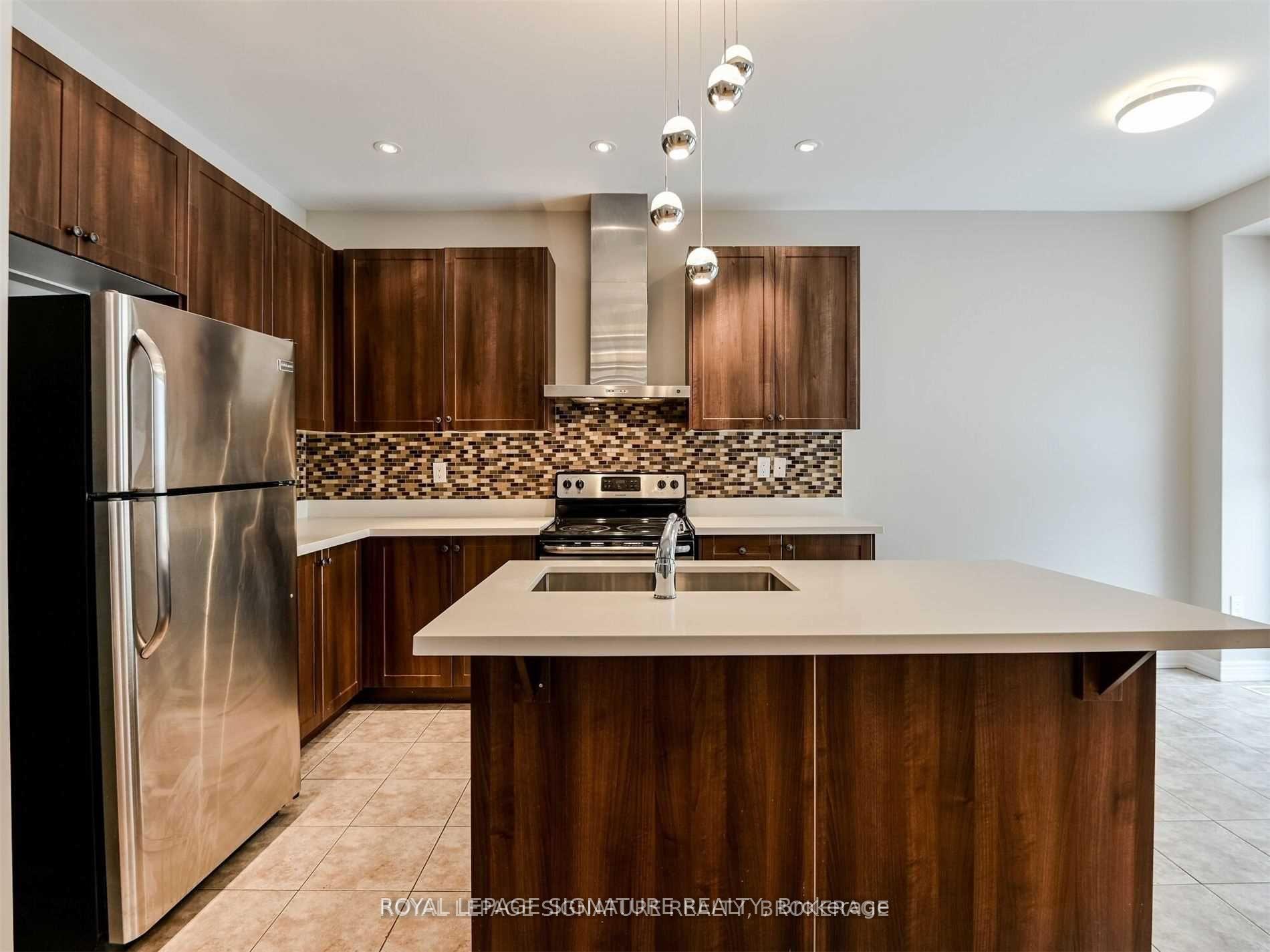 Photo 16 of 37 Chesterwood Crescent, Brampton, Credit Valley — HOMEH
