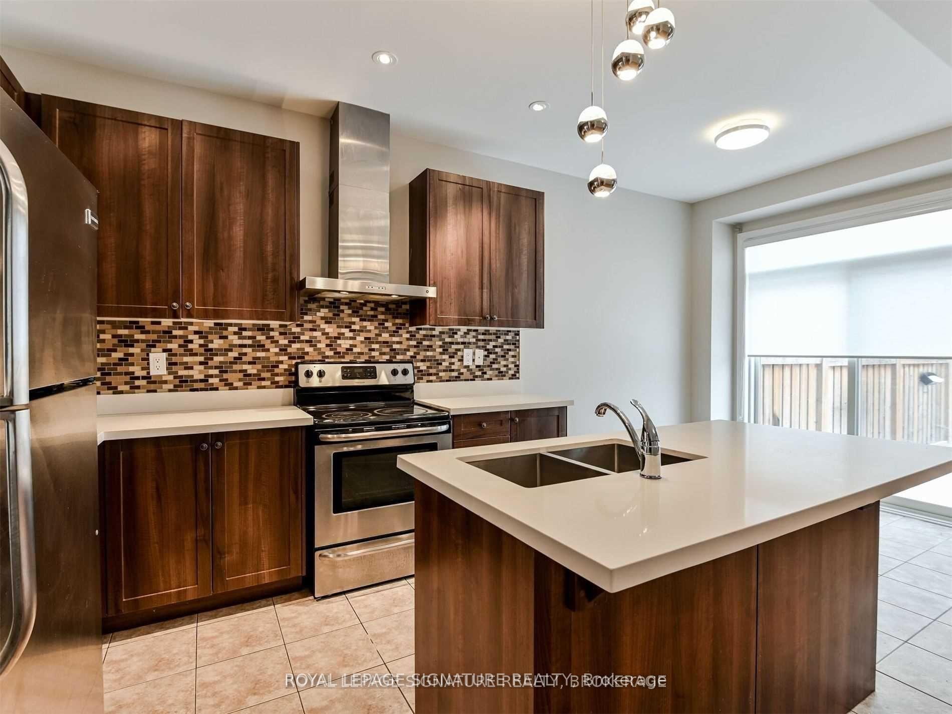 Photo 8 of 37 Chesterwood Crescent, Brampton, Credit Valley — HOMEH