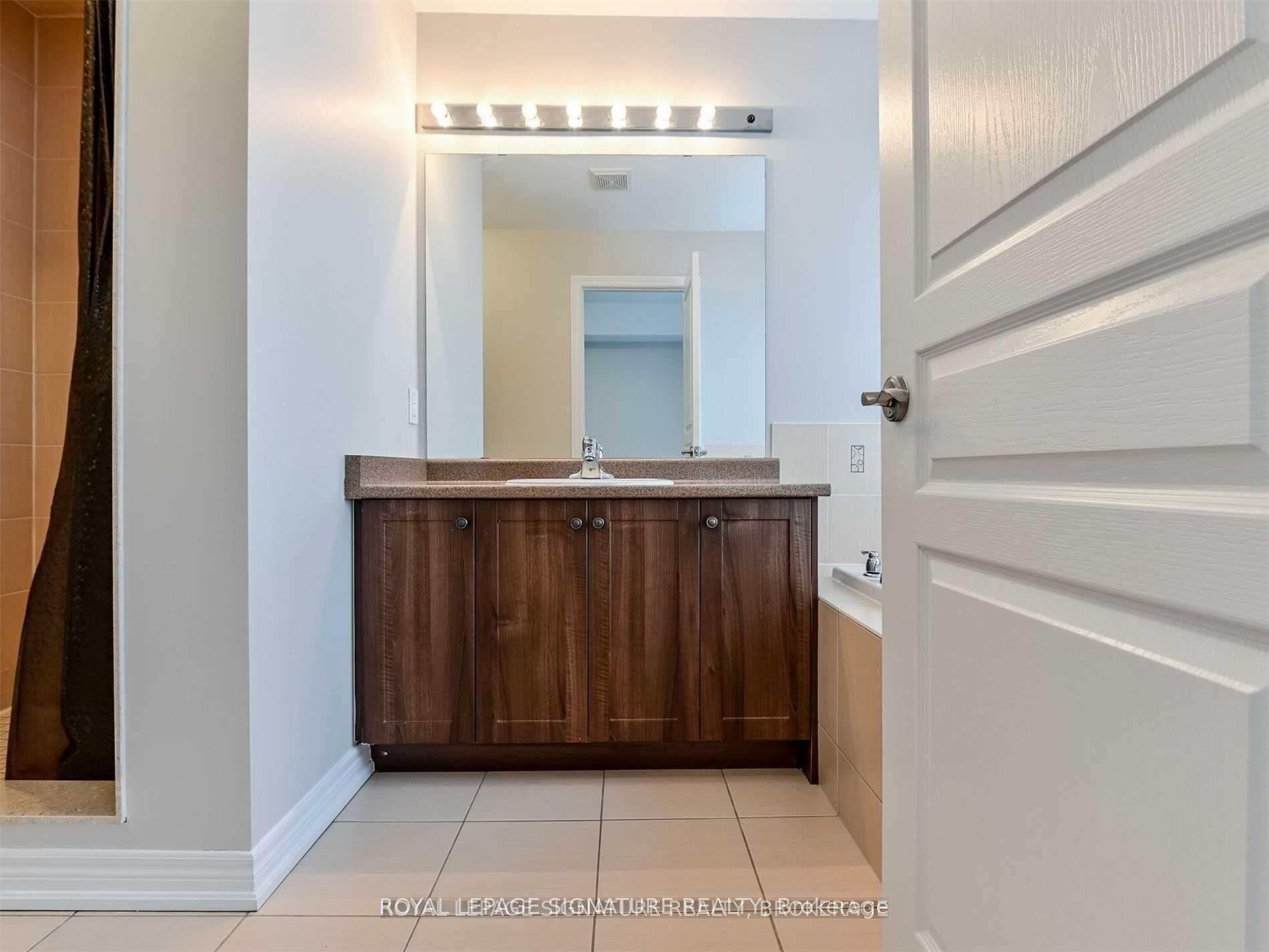 Photo 18 of 37 Chesterwood Crescent, Brampton, Credit Valley — HOMEH