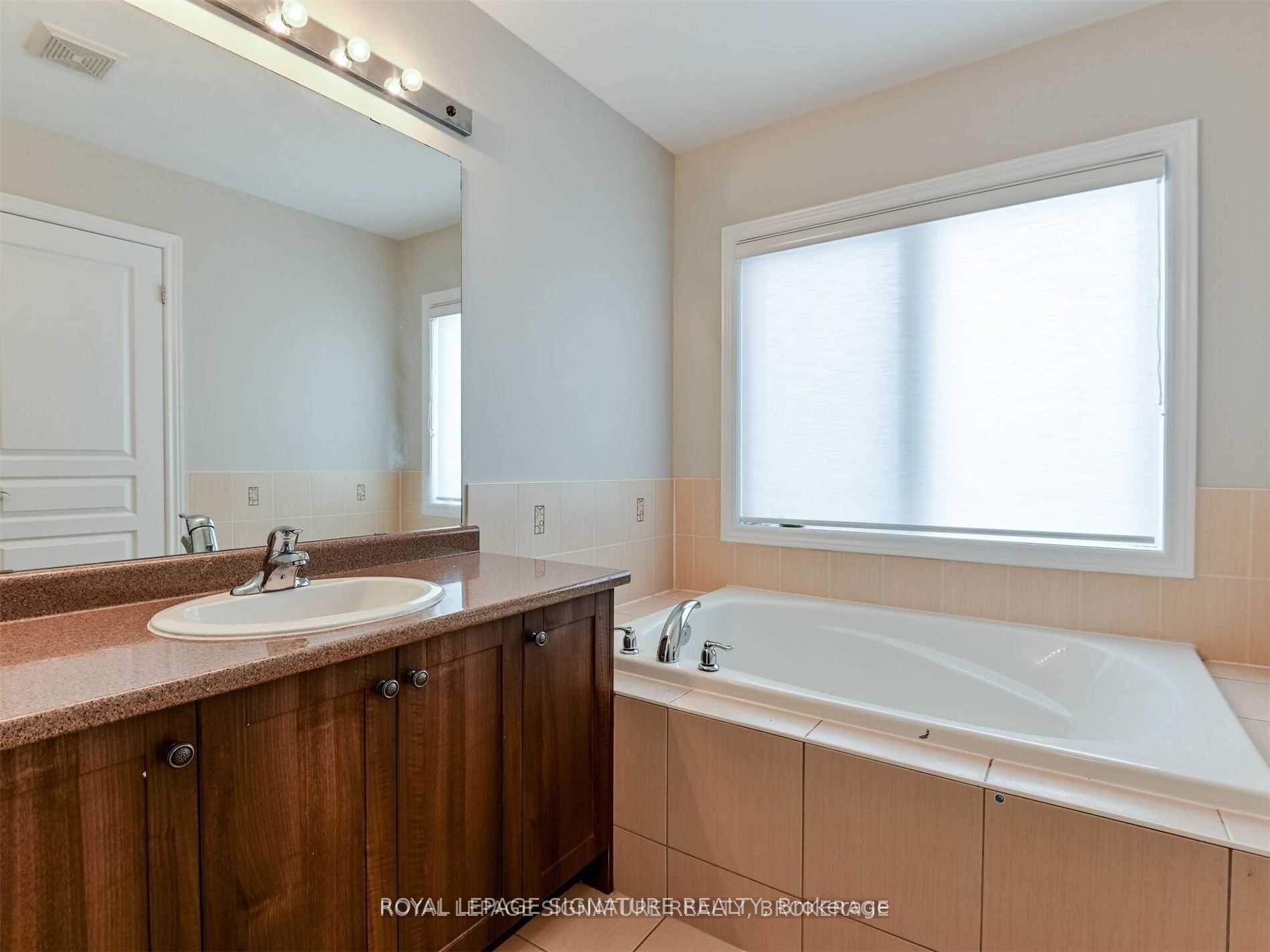 Photo 28 of 37 Chesterwood Crescent, Brampton, Credit Valley — HOMEH