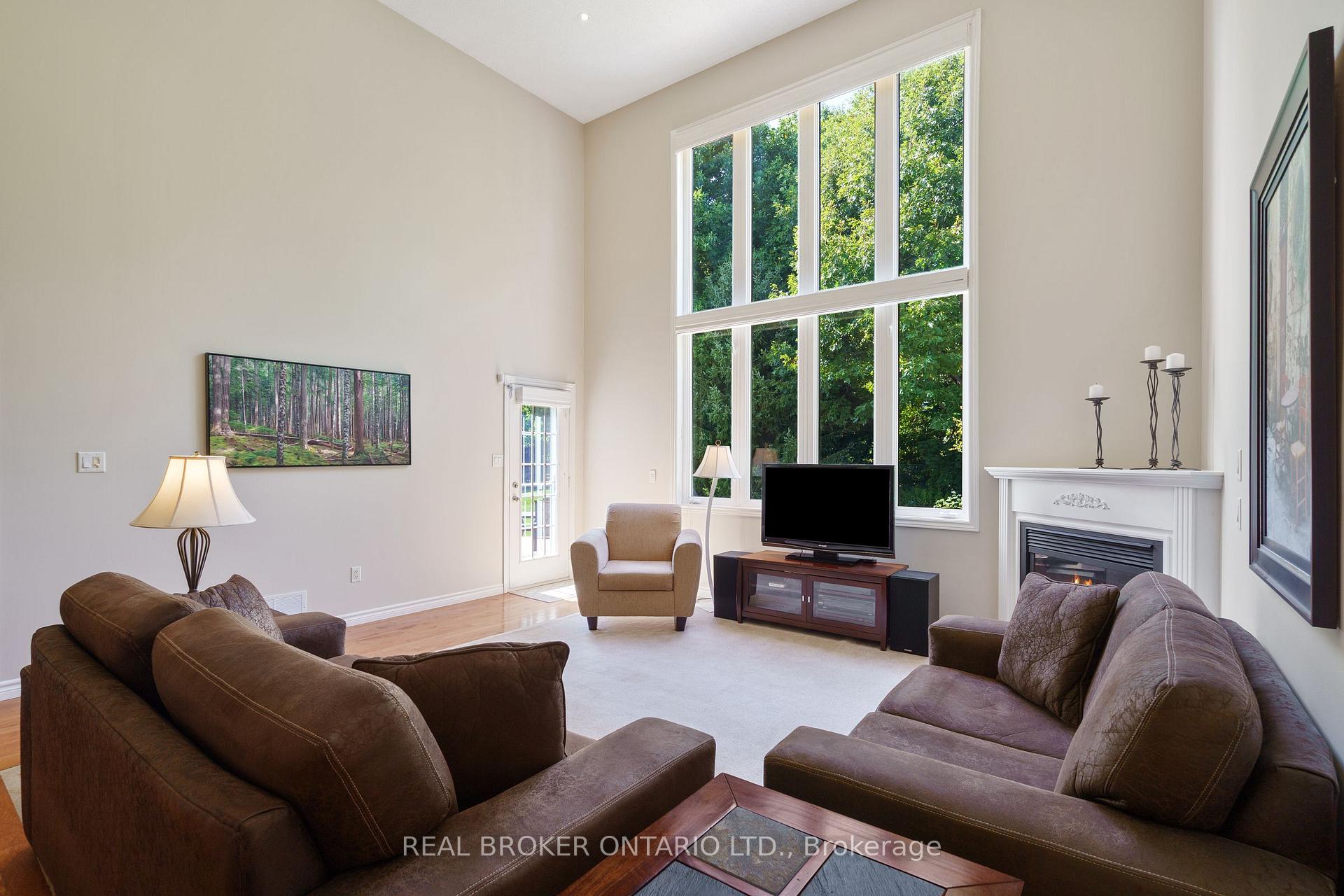 Photo 11 of 182 Valridge Drive, Hamilton, Ancaster — HOMEH
