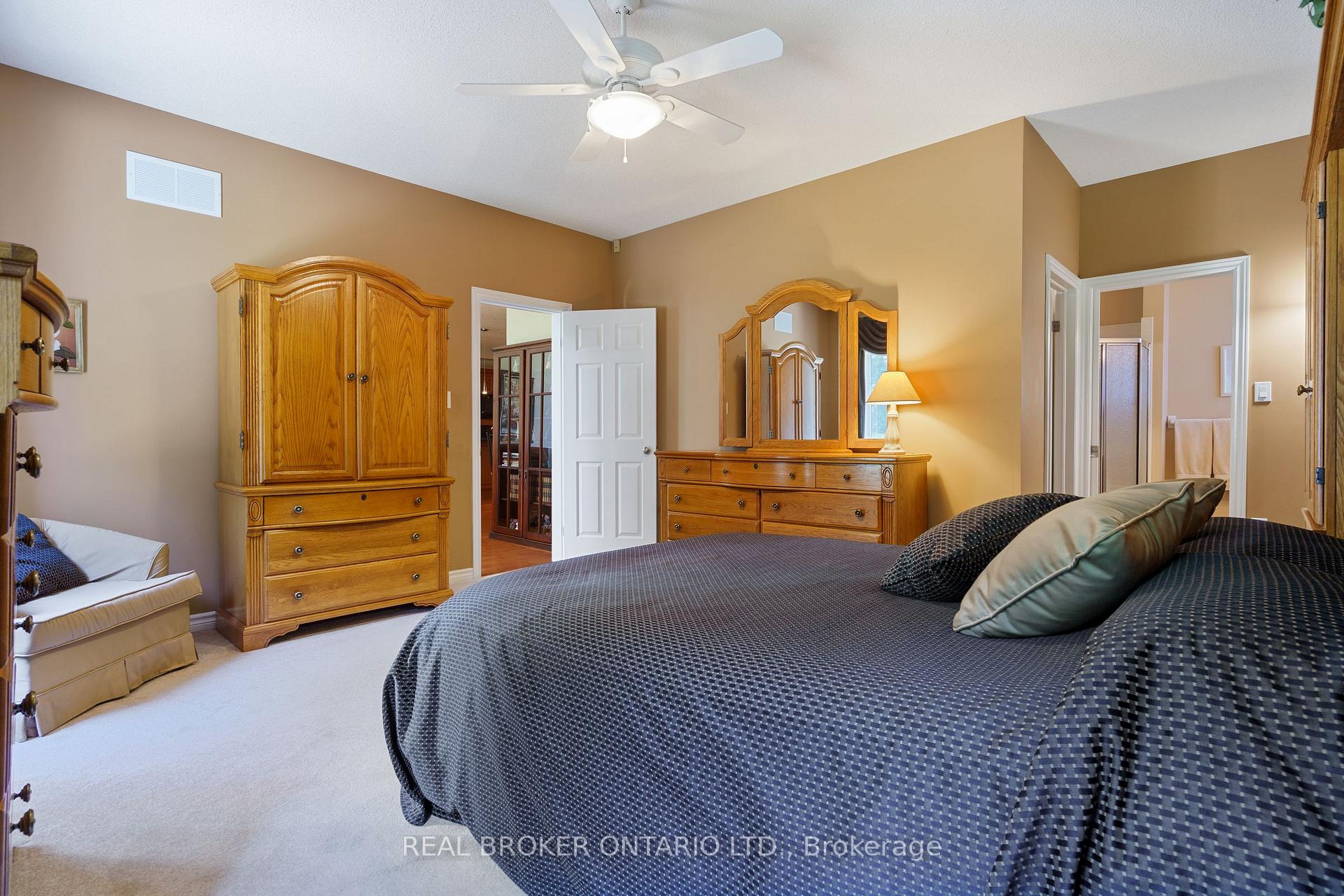 Photo 15 of 182 Valridge Drive, Hamilton, Ancaster — HOMEH