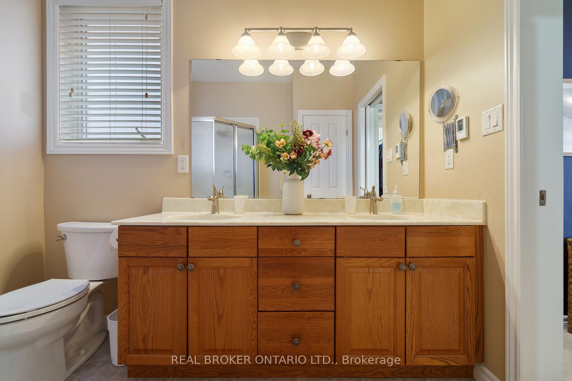 Photo 17 of 182 Valridge Drive, Hamilton, Ancaster — HOMEH