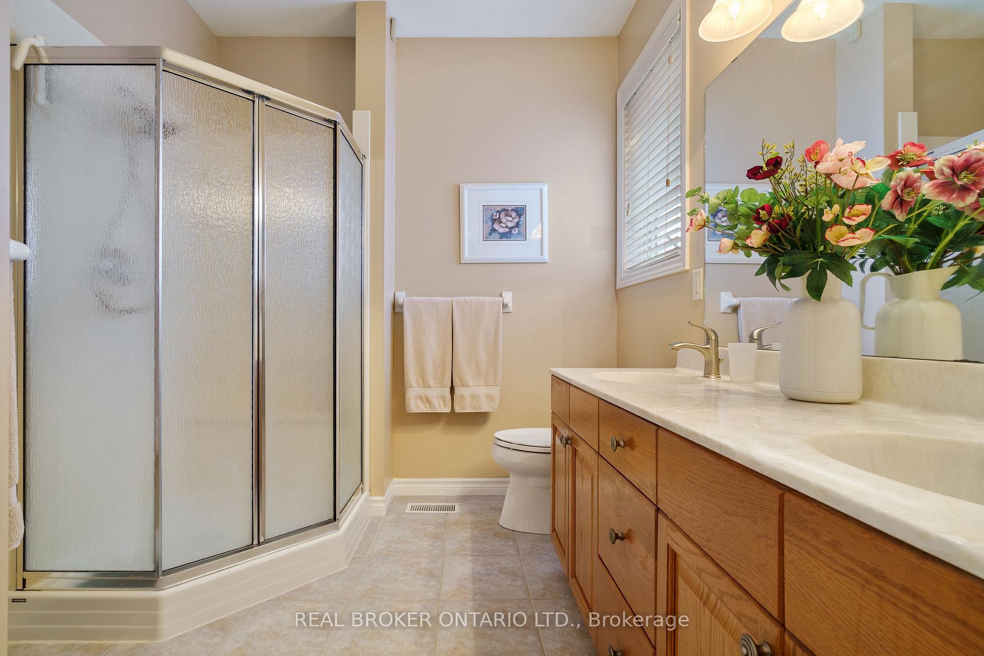 Photo 18 of 182 Valridge Drive, Hamilton, Ancaster — HOMEH