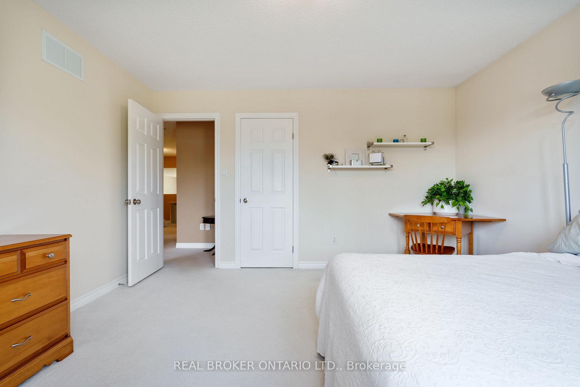 Photo 25 of 182 Valridge Drive, Hamilton, Ancaster — HOMEH