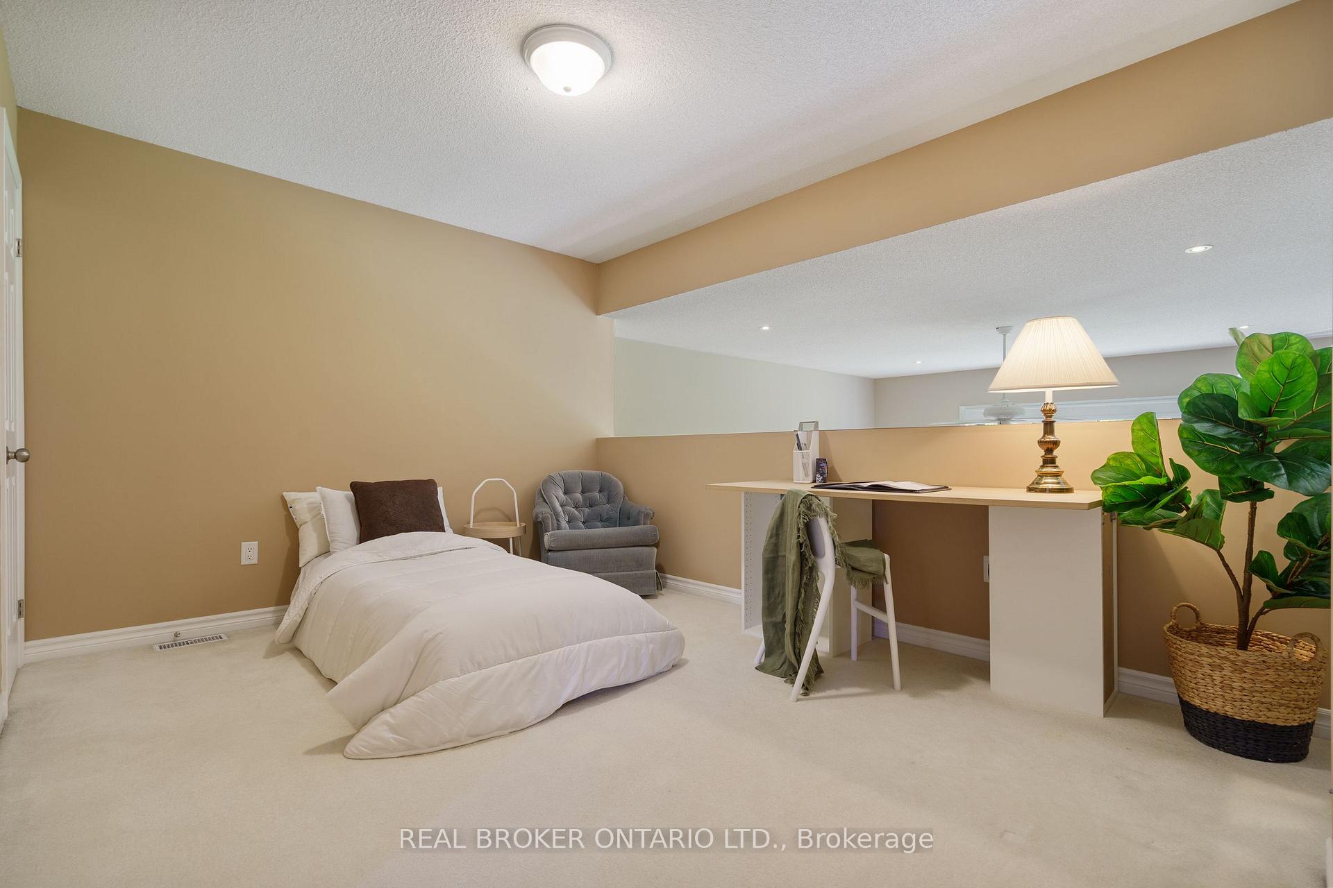 Photo 31 of 182 Valridge Drive, Hamilton, Ancaster — HOMEH