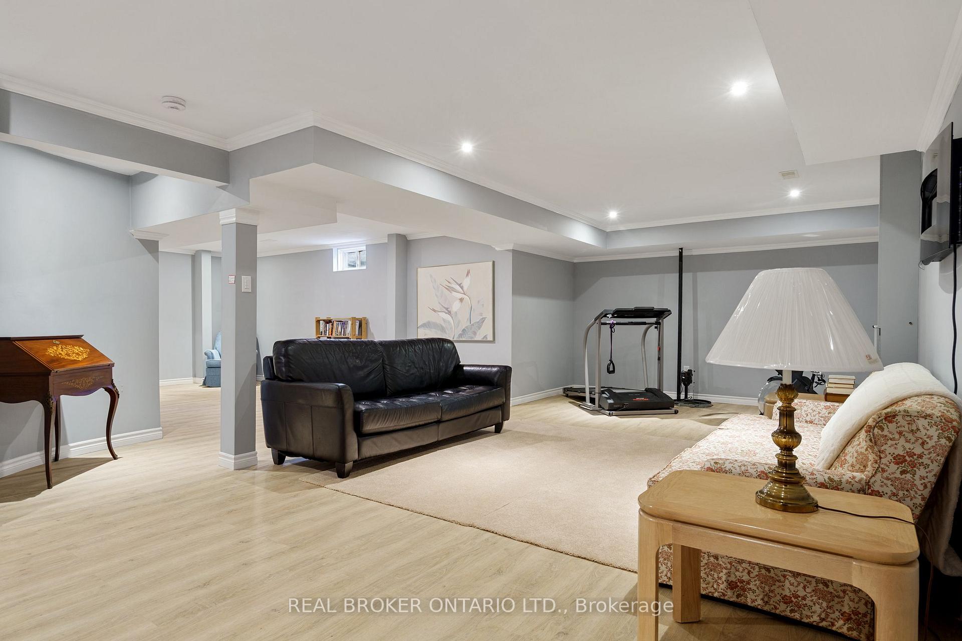 Photo 34 of 182 Valridge Drive, Hamilton, Ancaster — HOMEH