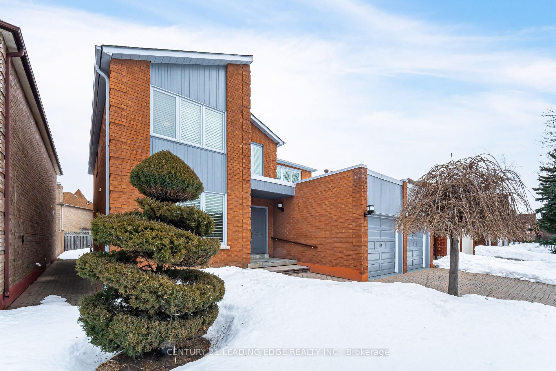 Photo 7 of 14 Edgecroft Trail, Vaughan, Brownridge — HOMEH