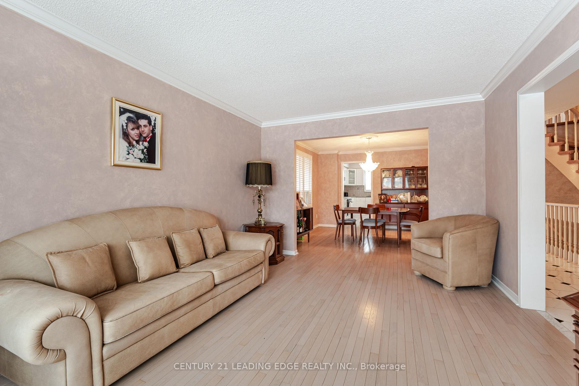 Photo 13 of 14 Edgecroft Trail, Vaughan, Brownridge — HOMEH