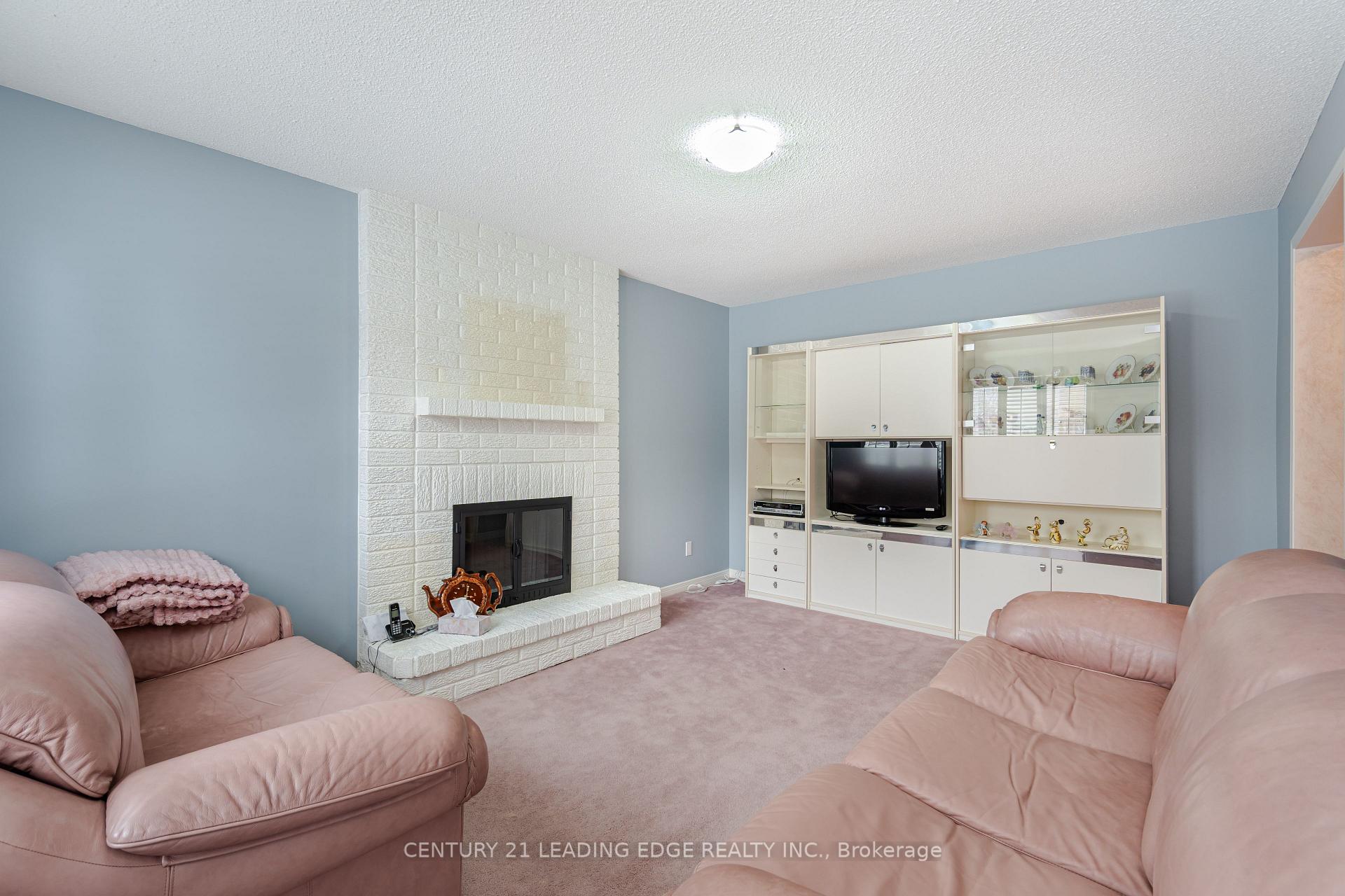 Photo 22 of 14 Edgecroft Trail, Vaughan, Brownridge — HOMEH