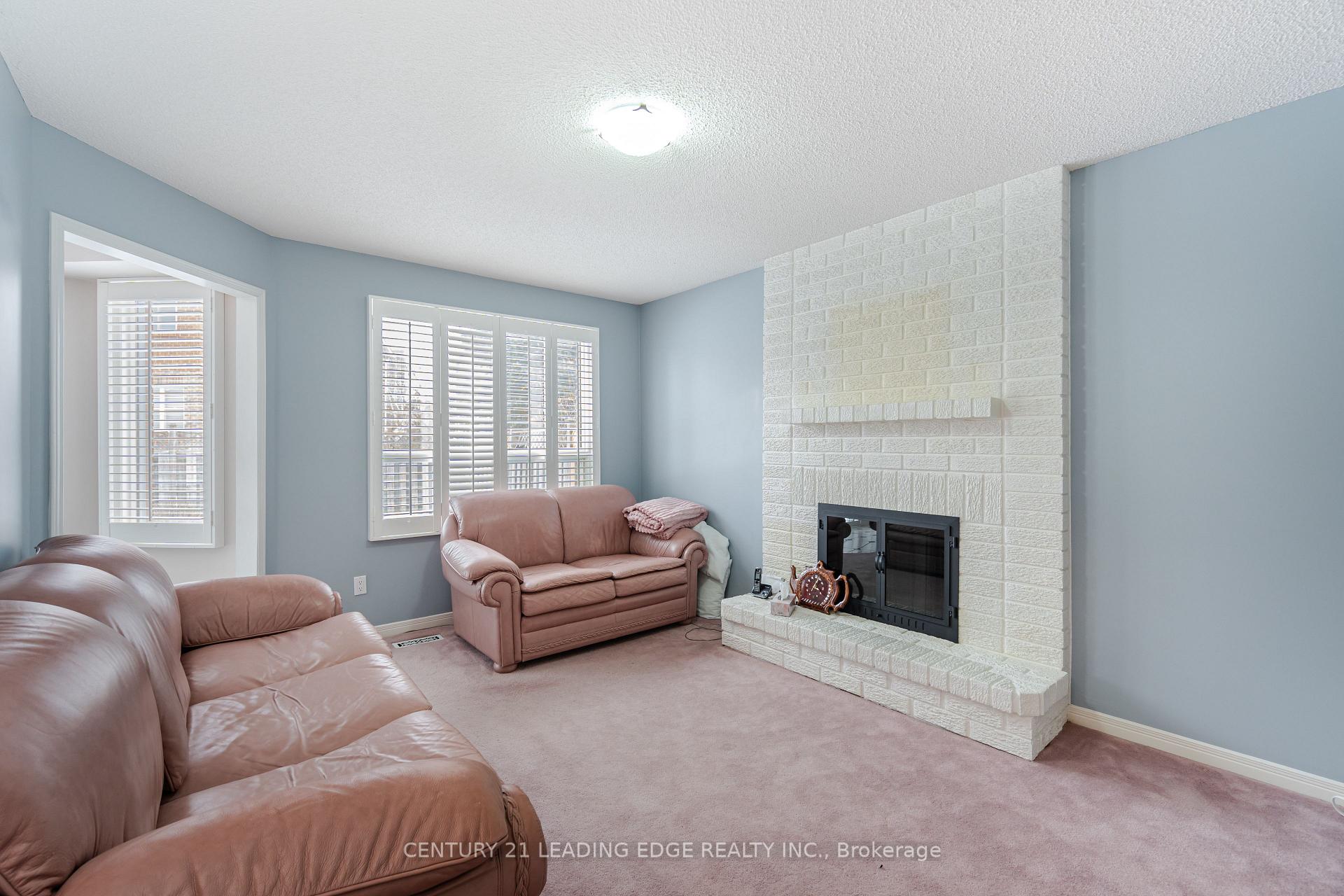Photo 23 of 14 Edgecroft Trail, Vaughan, Brownridge — HOMEH