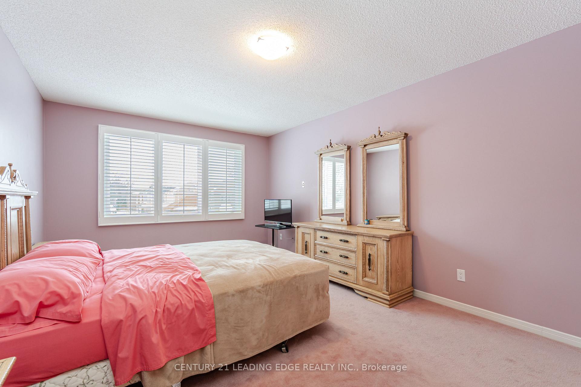 Photo 32 of 14 Edgecroft Trail, Vaughan, Brownridge — HOMEH
