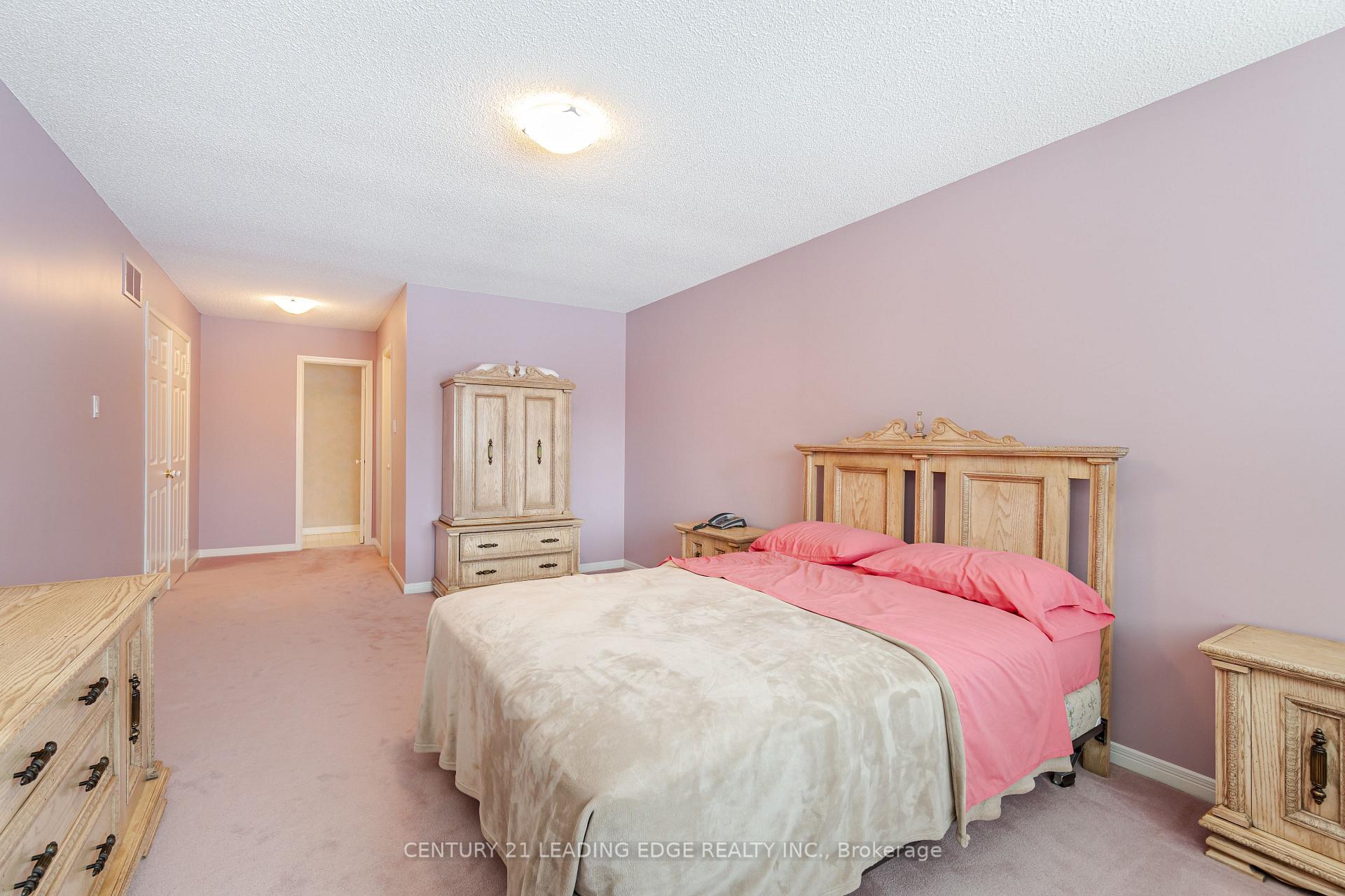 Photo 33 of 14 Edgecroft Trail, Vaughan, Brownridge — HOMEH