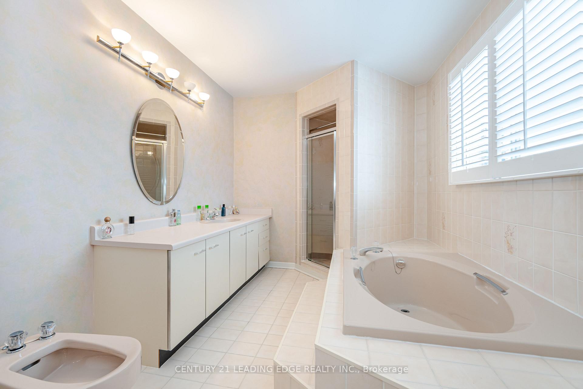 Photo 34 of 14 Edgecroft Trail, Vaughan, Brownridge — HOMEH