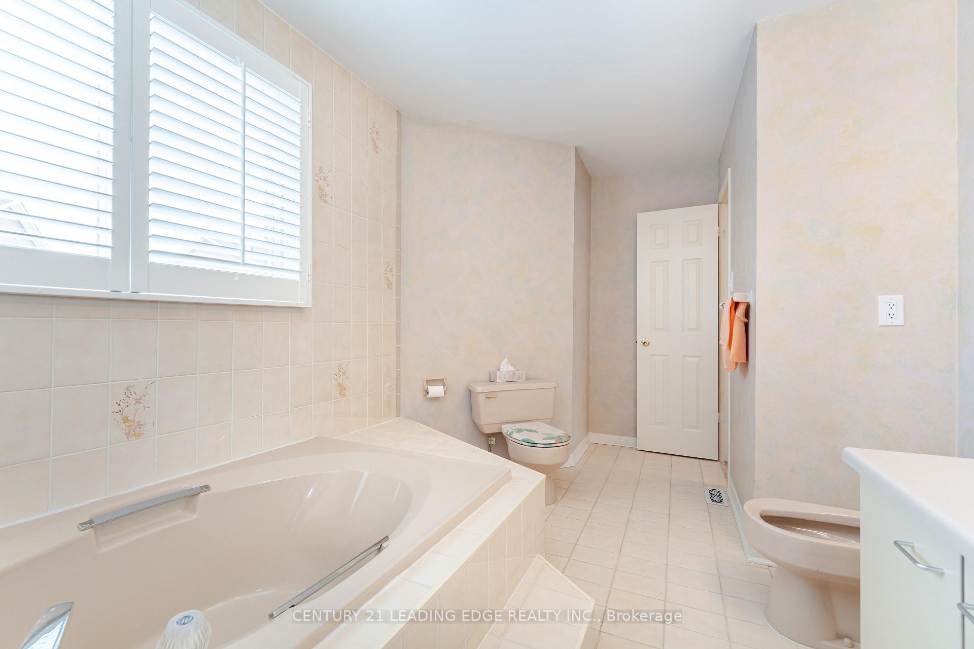 Photo 35 of 14 Edgecroft Trail, Vaughan, Brownridge — HOMEH