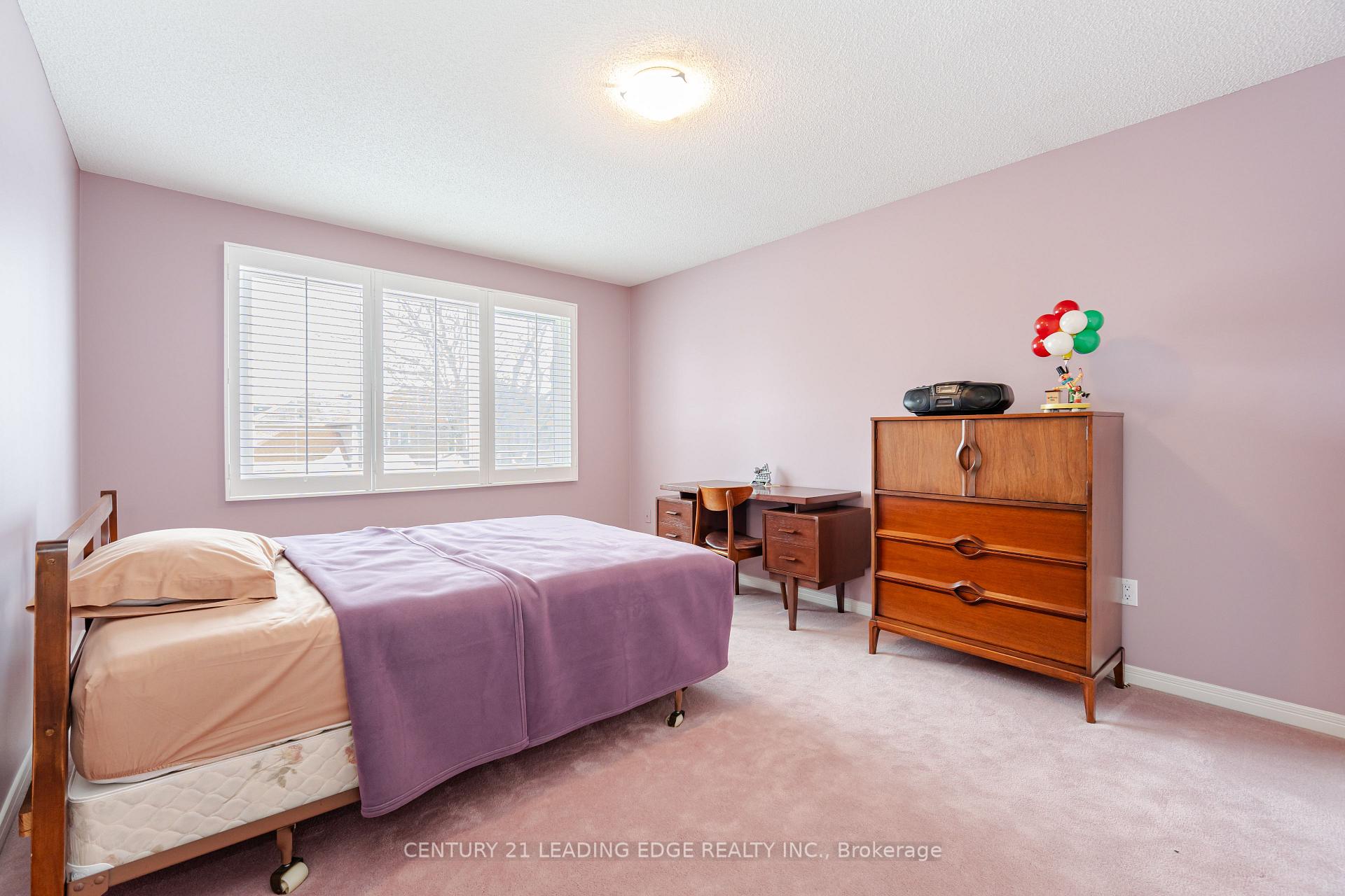 Photo 39 of 14 Edgecroft Trail, Vaughan, Brownridge — HOMEH