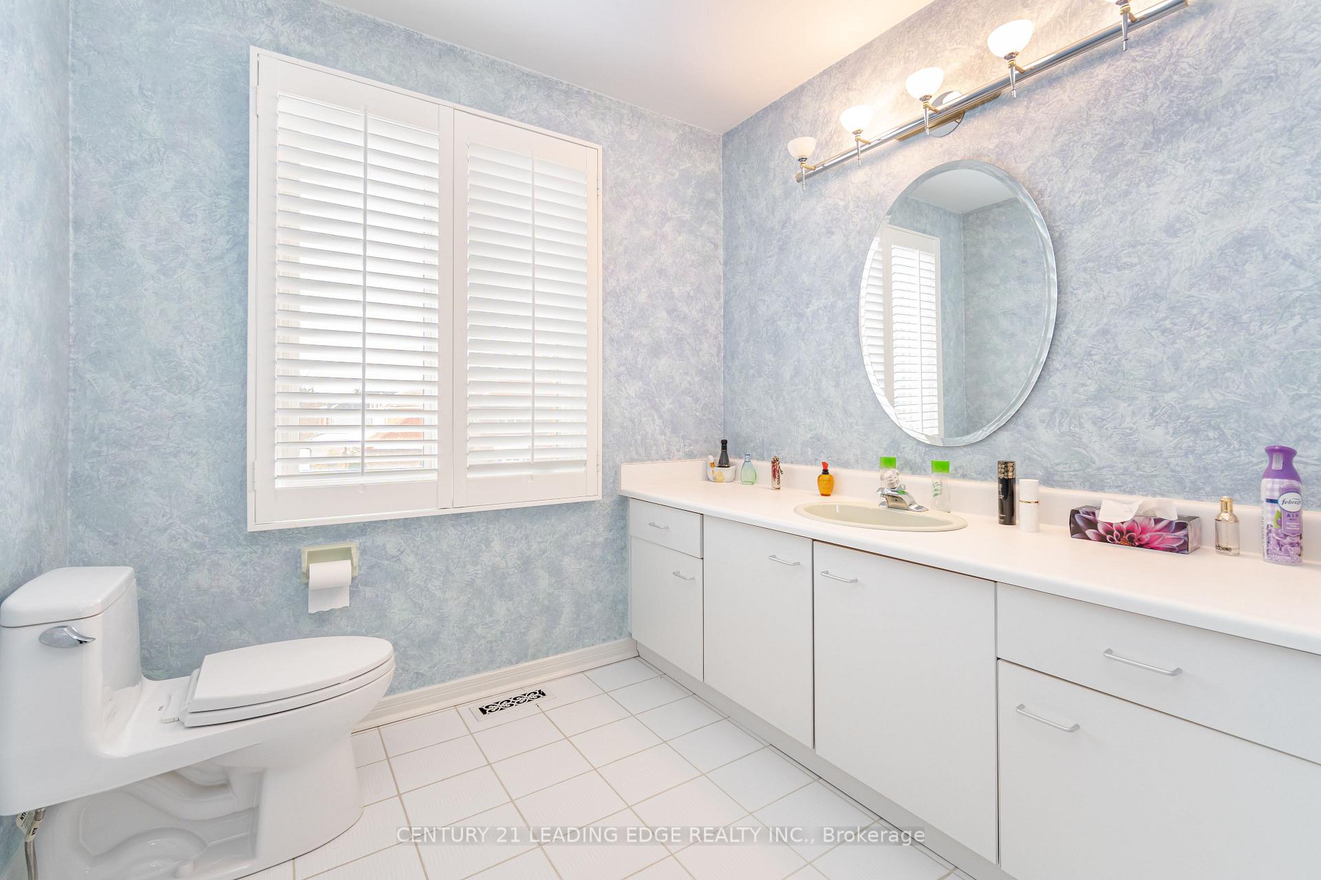 Photo 40 of 14 Edgecroft Trail, Vaughan, Brownridge — HOMEH