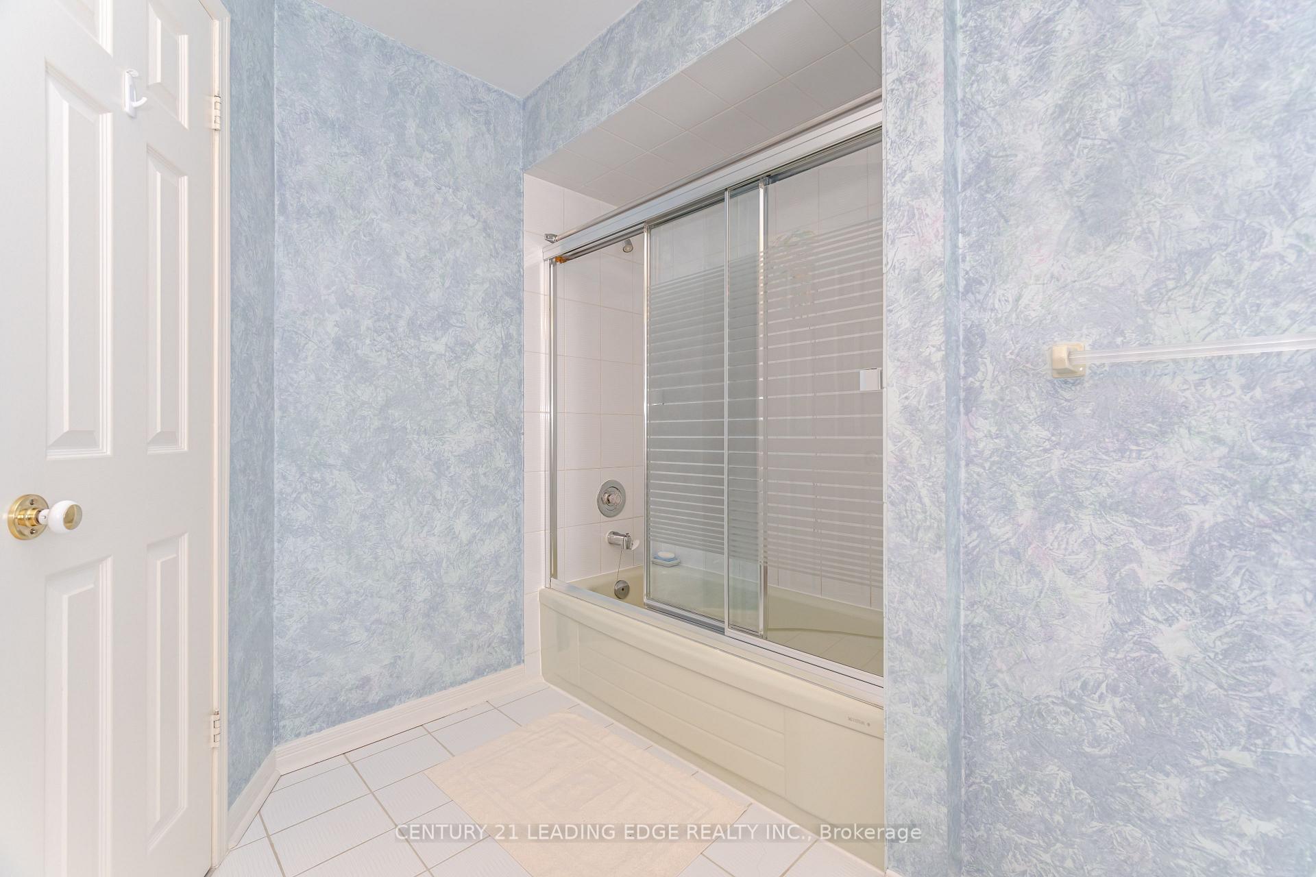 Photo 41 of 14 Edgecroft Trail, Vaughan, Brownridge — HOMEH