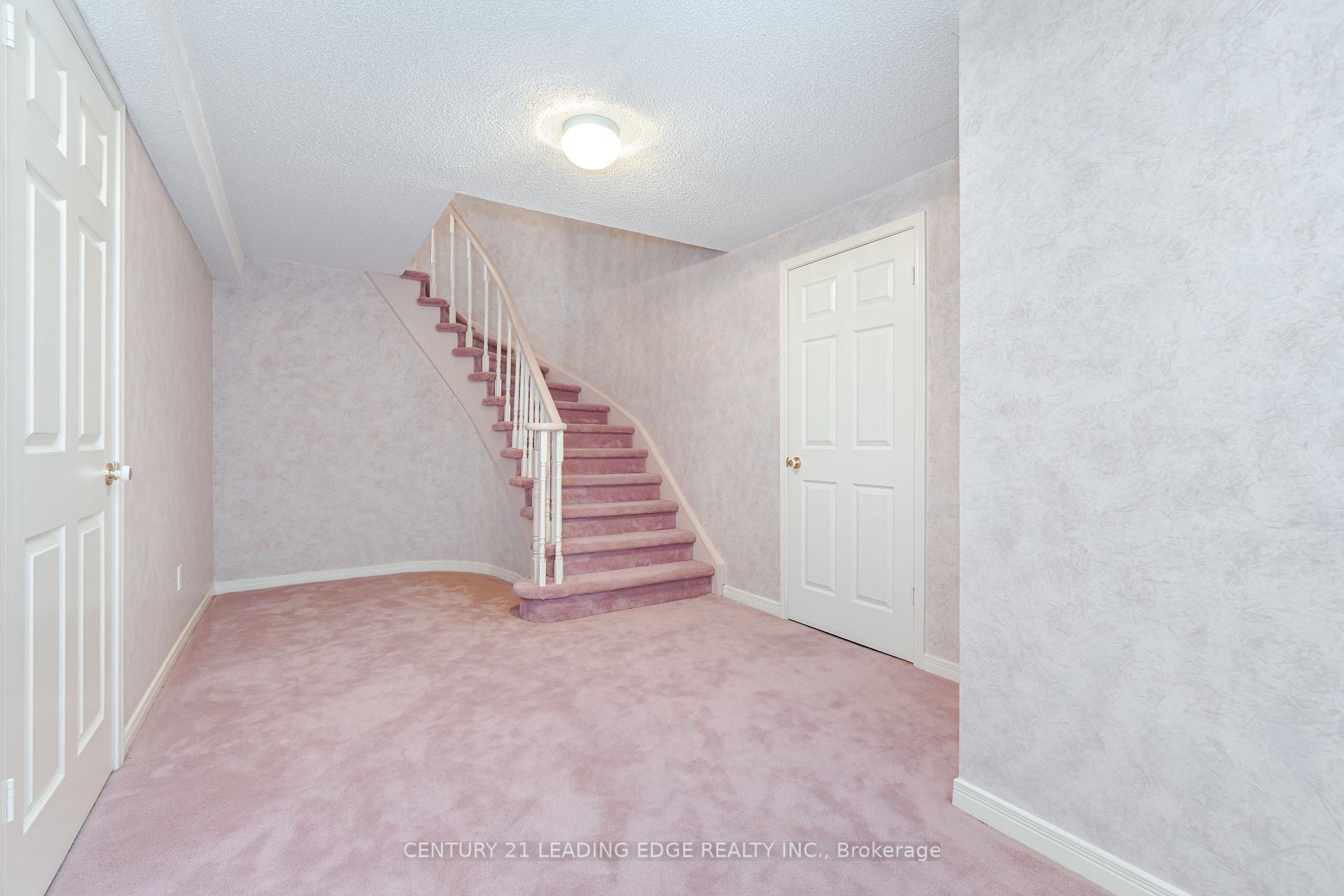 Photo 42 of 14 Edgecroft Trail, Vaughan, Brownridge — HOMEH