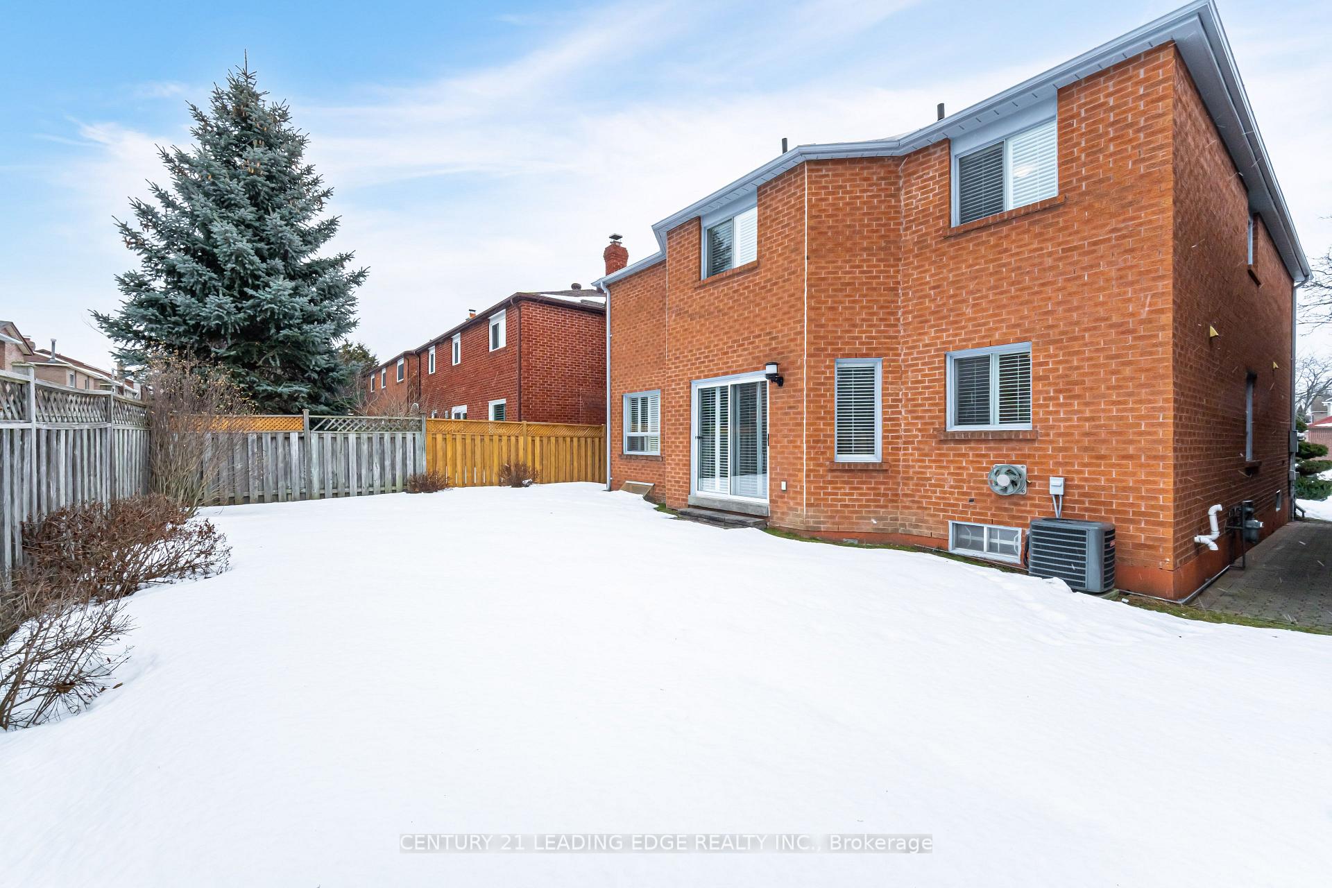Photo 45 of 14 Edgecroft Trail, Vaughan, Brownridge — HOMEH