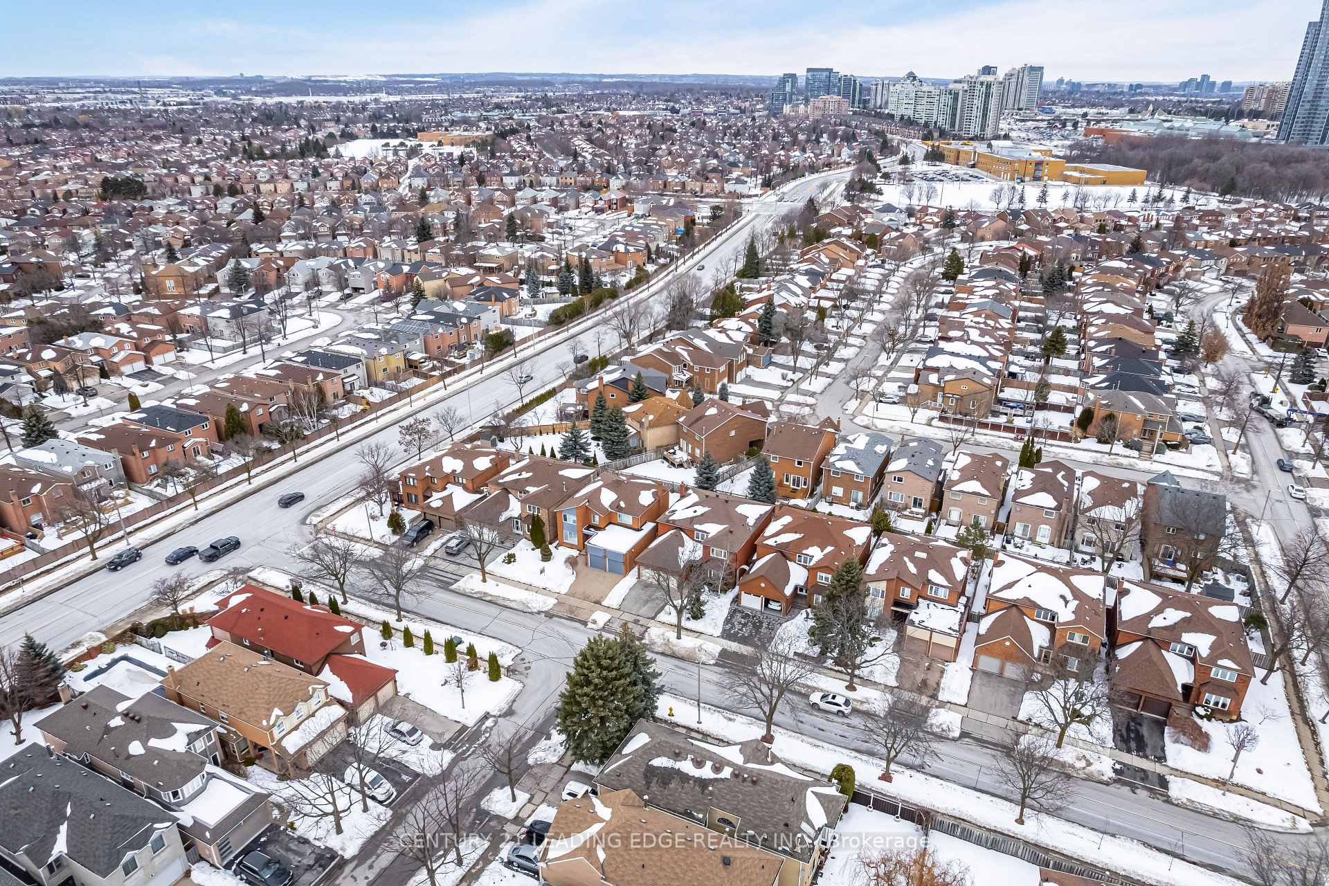 Photo 48 of 14 Edgecroft Trail, Vaughan, Brownridge — HOMEH