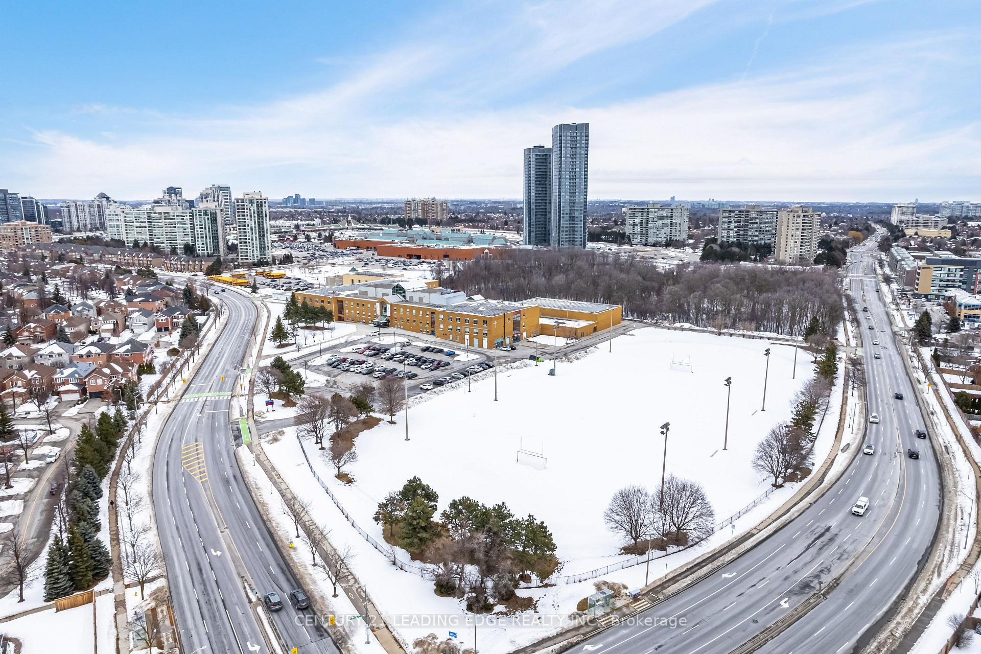 Photo 49 of 14 Edgecroft Trail, Vaughan, Brownridge — HOMEH
