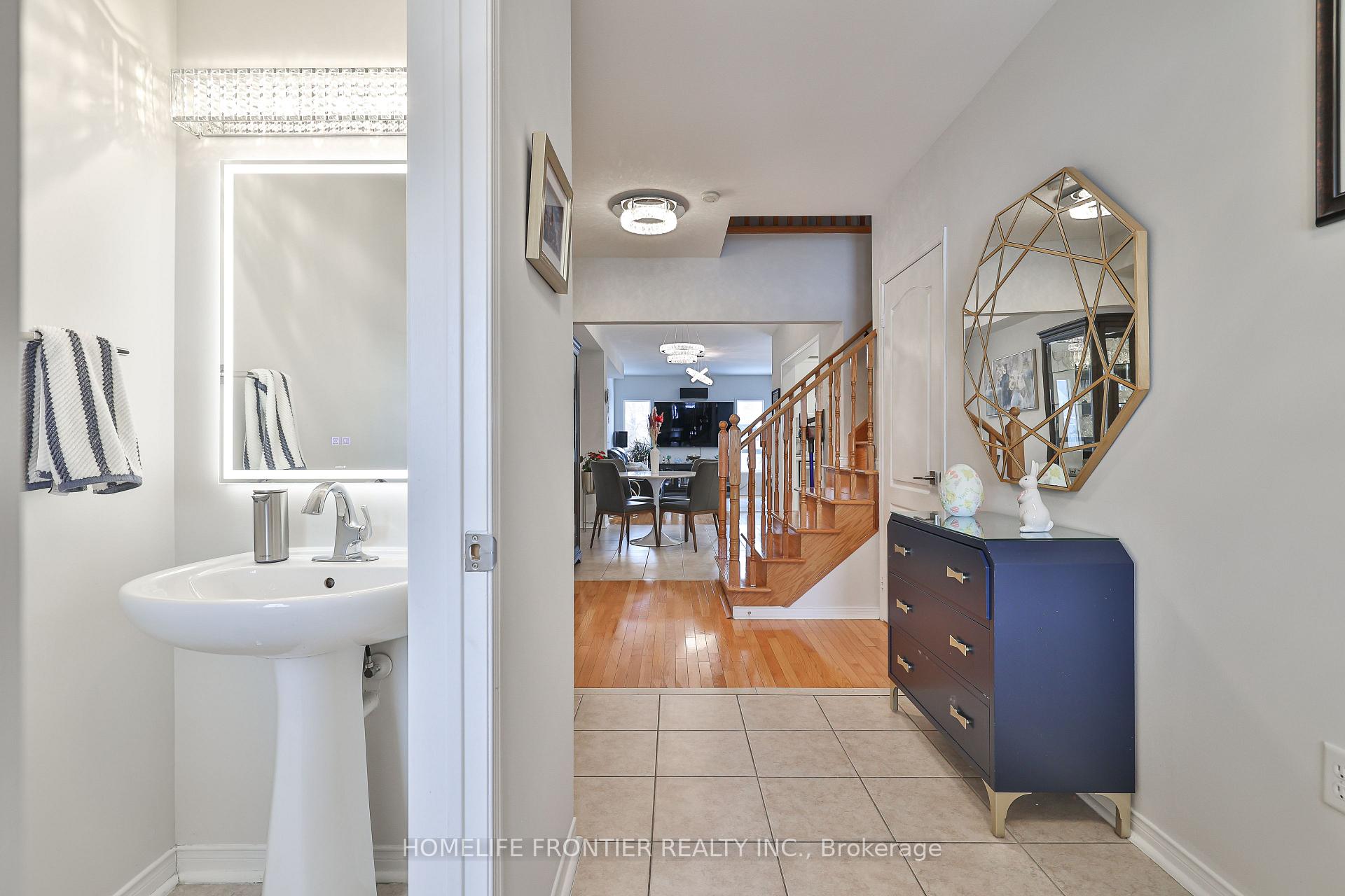 Photo 5 of 88 Penderwick Crescent, Vaughan, Vellore Village — HOMEH