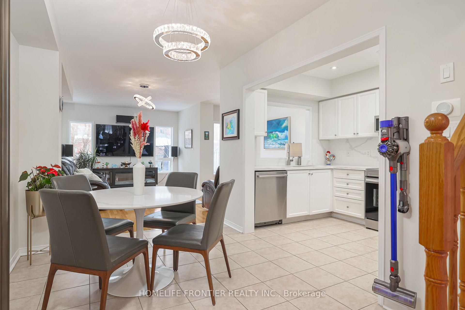 Photo 7 of 88 Penderwick Crescent, Vaughan, Vellore Village — HOMEH