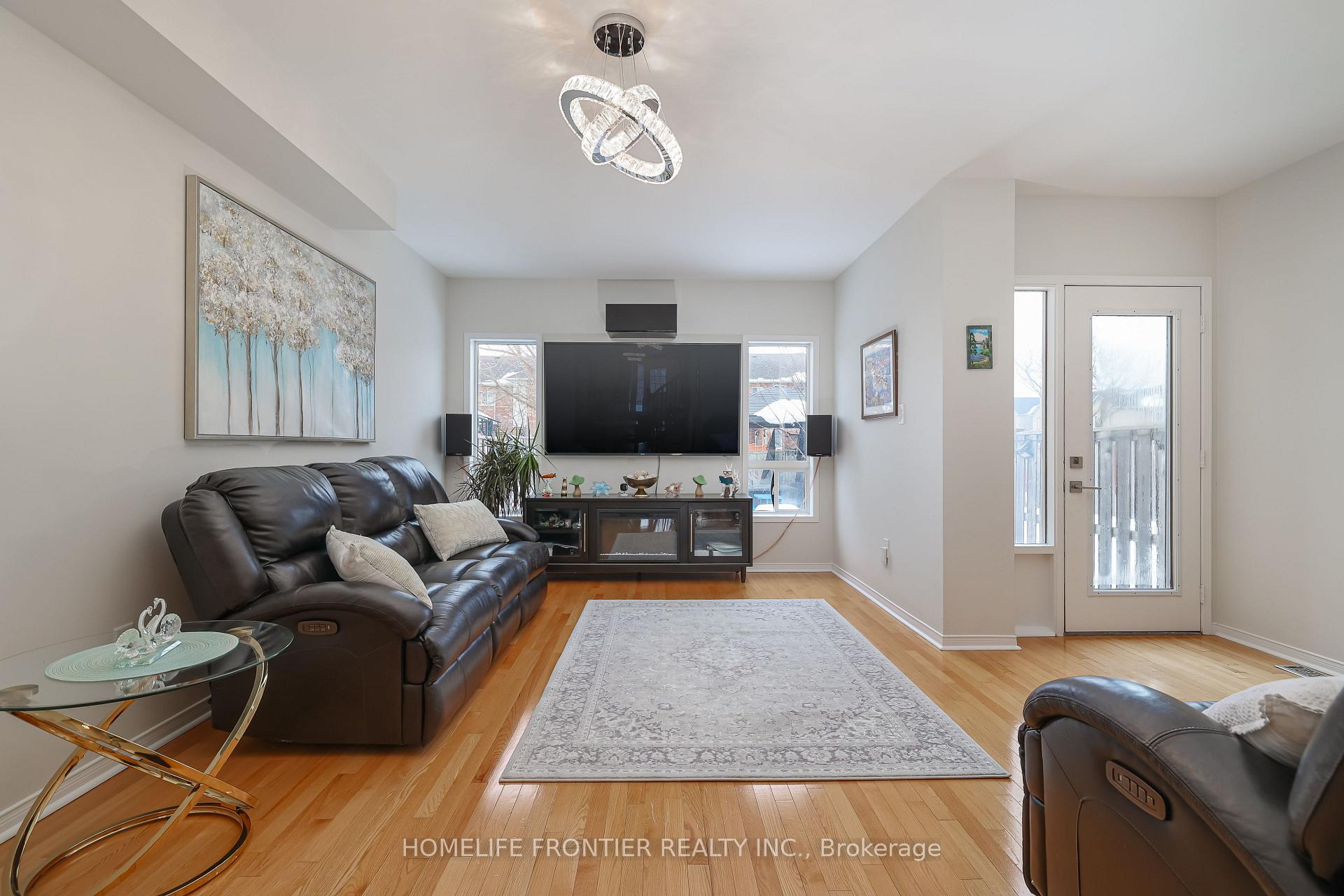 Photo 13 of 88 Penderwick Crescent, Vaughan, Vellore Village — HOMEH