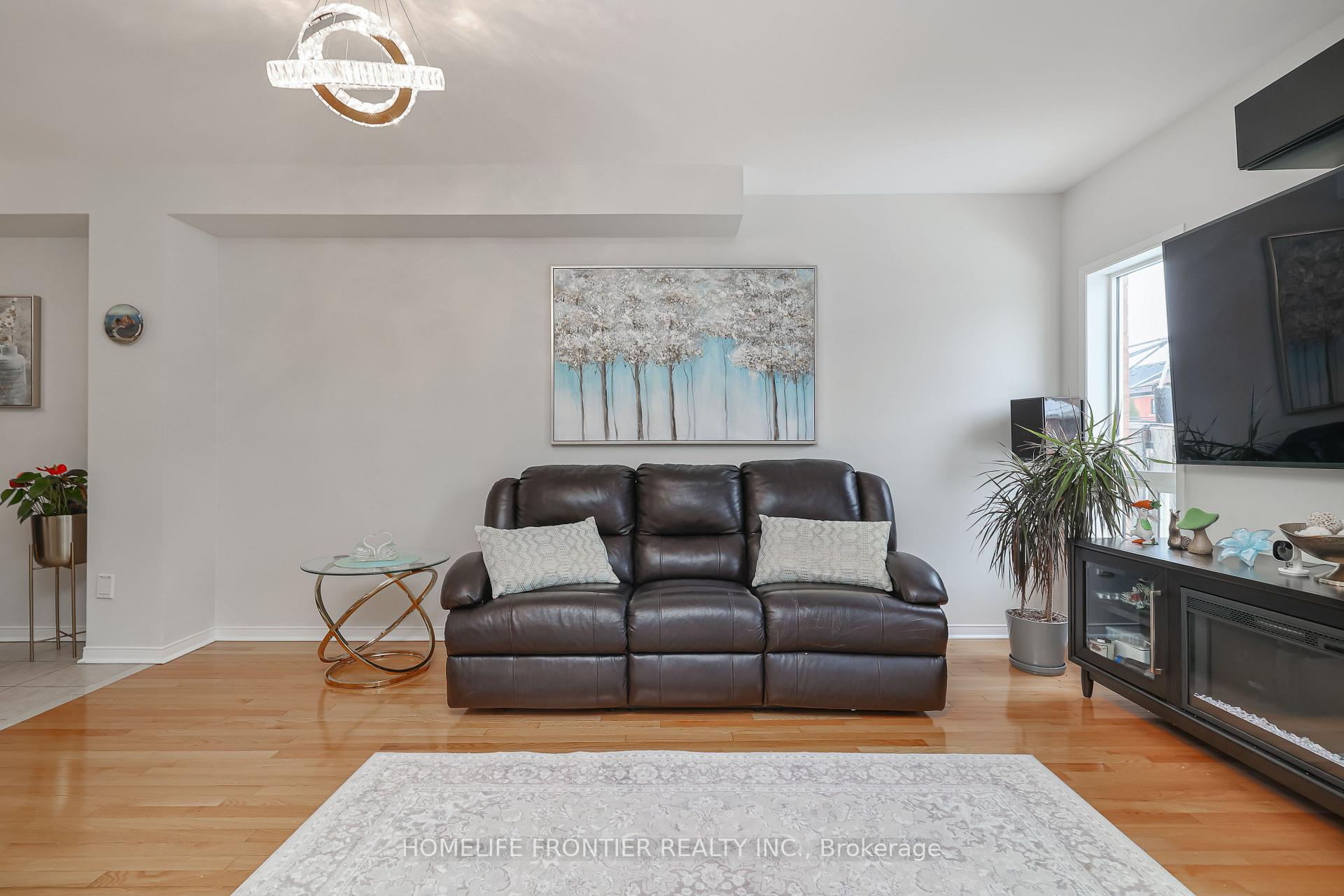Photo 15 of 88 Penderwick Crescent, Vaughan, Vellore Village — HOMEH