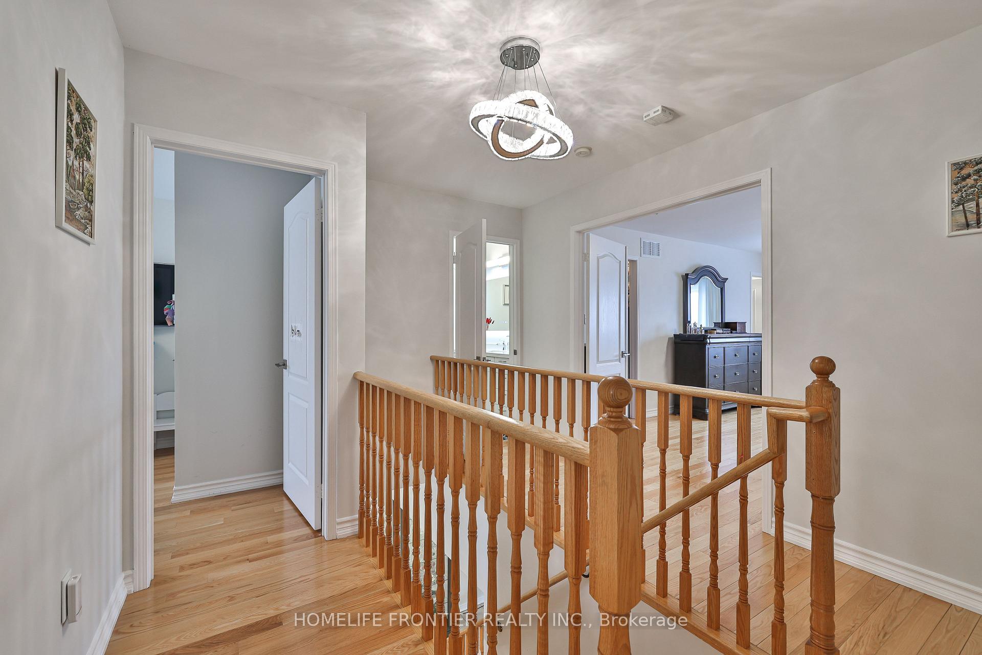Photo 18 of 88 Penderwick Crescent, Vaughan, Vellore Village — HOMEH
