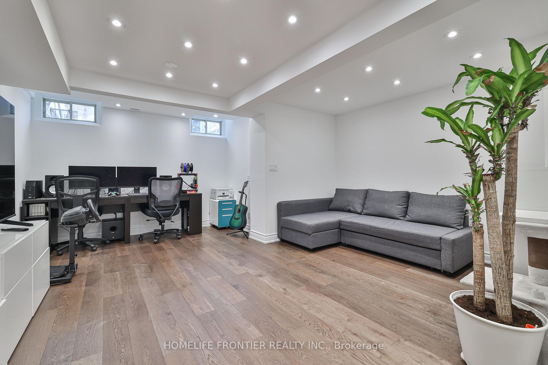 Photo 38 of 88 Penderwick Crescent, Vaughan, Vellore Village — HOMEH