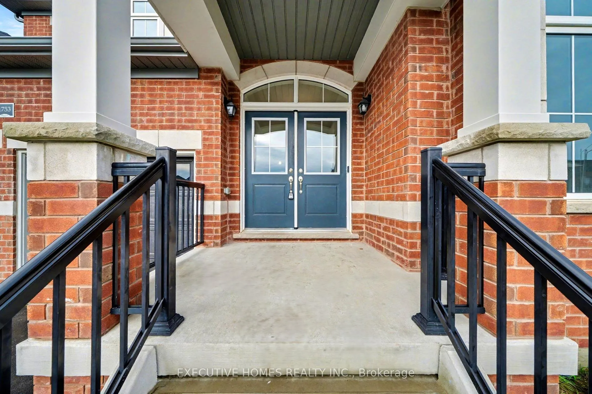 Photo 3 of 1753 Emberton Way, Innisfil, Rural Innisfil — HOMEH