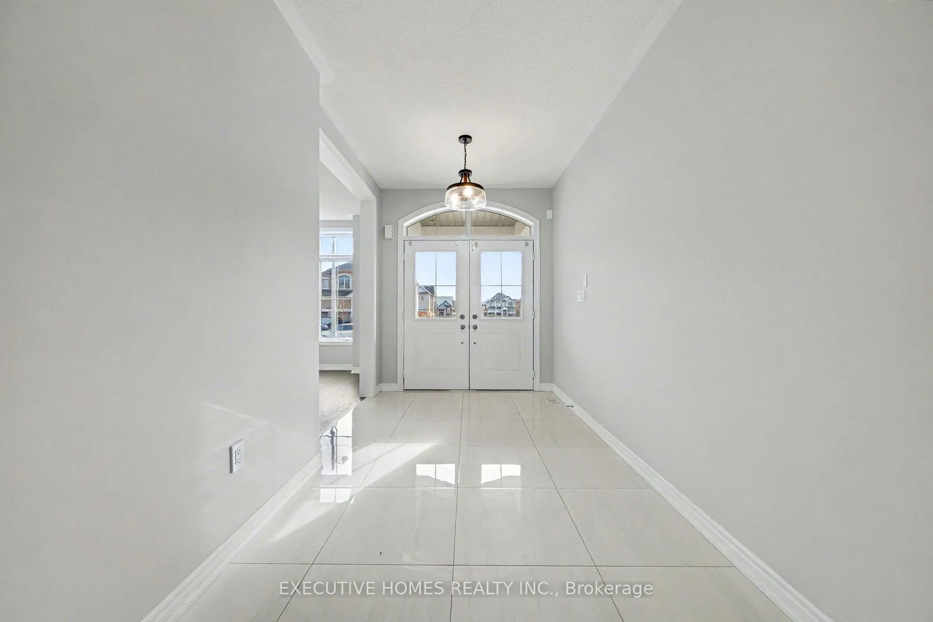 Photo 5 of 1753 Emberton Way, Innisfil, Rural Innisfil — HOMEH