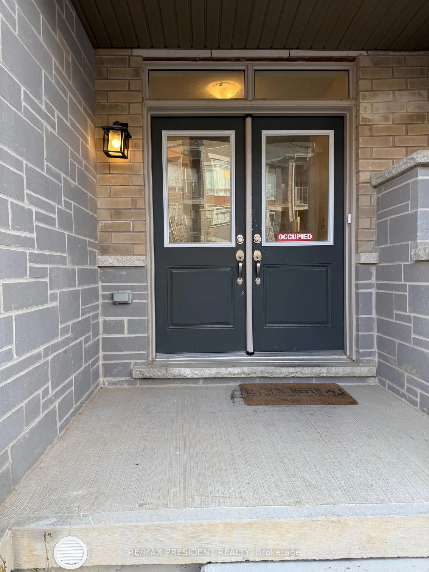 Photo 2 of 27 Arrowview Drive, Brampton, Northwest Brampton — HOMEH