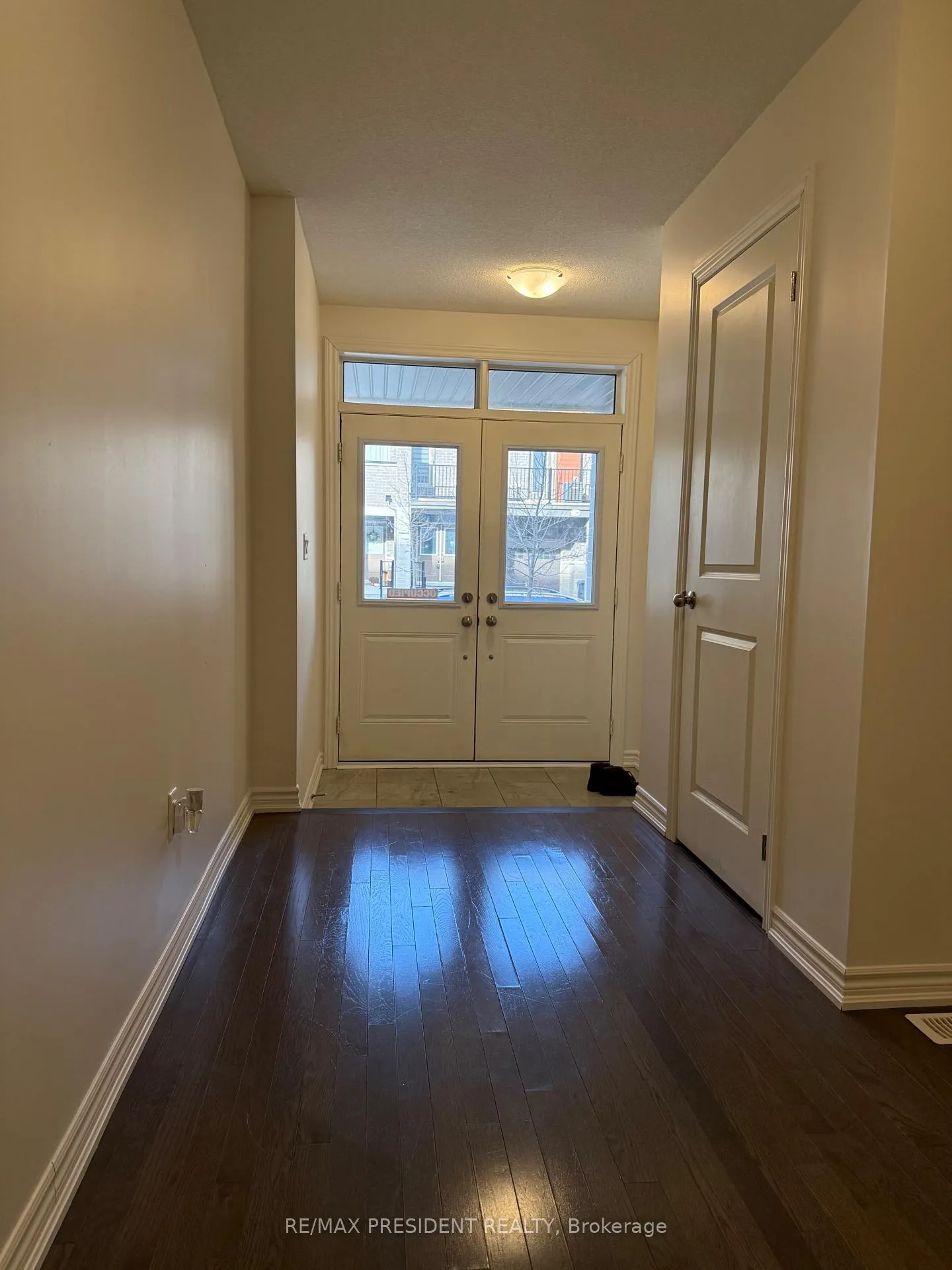 Photo 3 of 27 Arrowview Drive, Brampton, Northwest Brampton — HOMEH