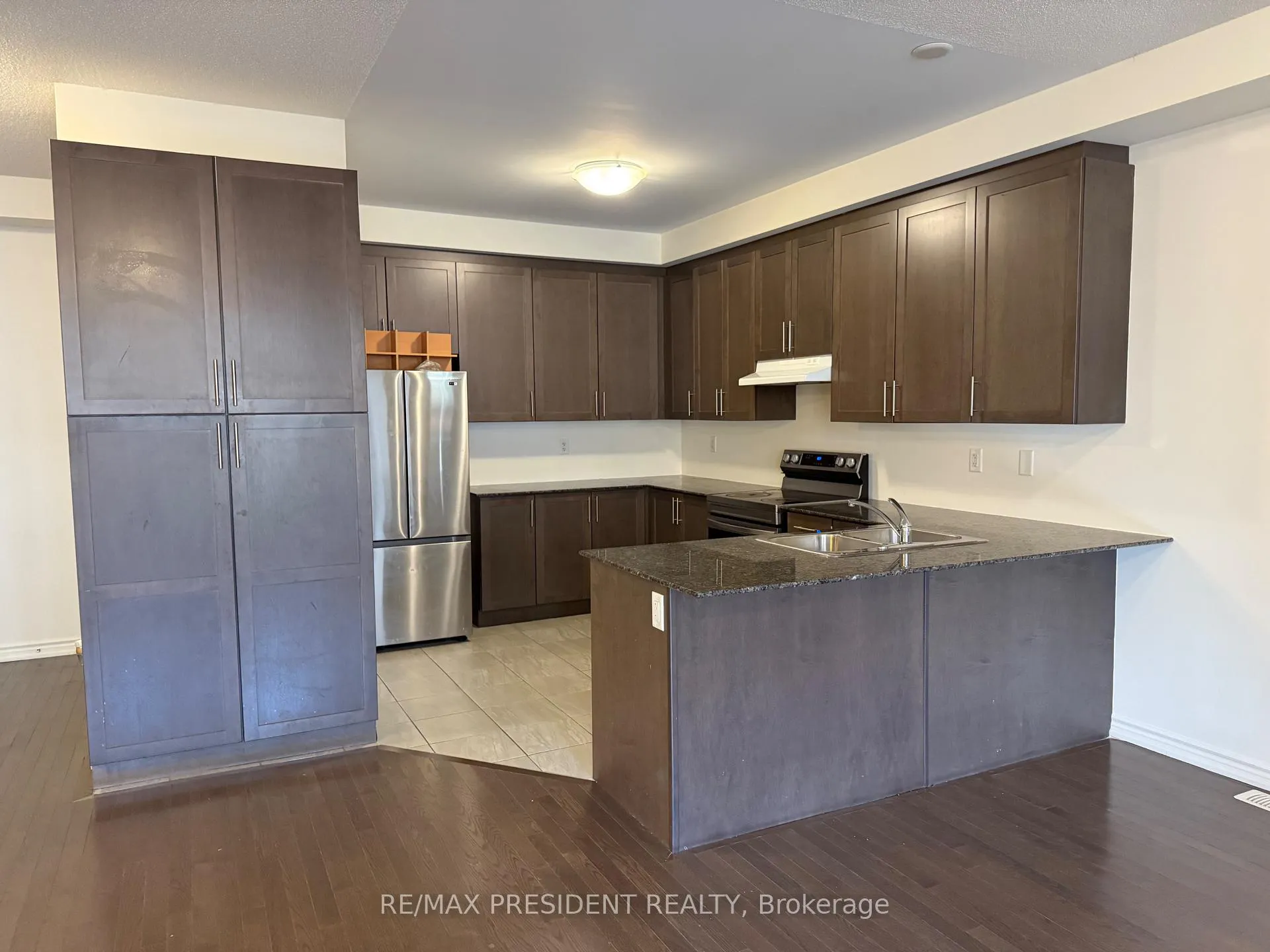 Photo 8 of 27 Arrowview Drive, Brampton, Northwest Brampton — HOMEH
