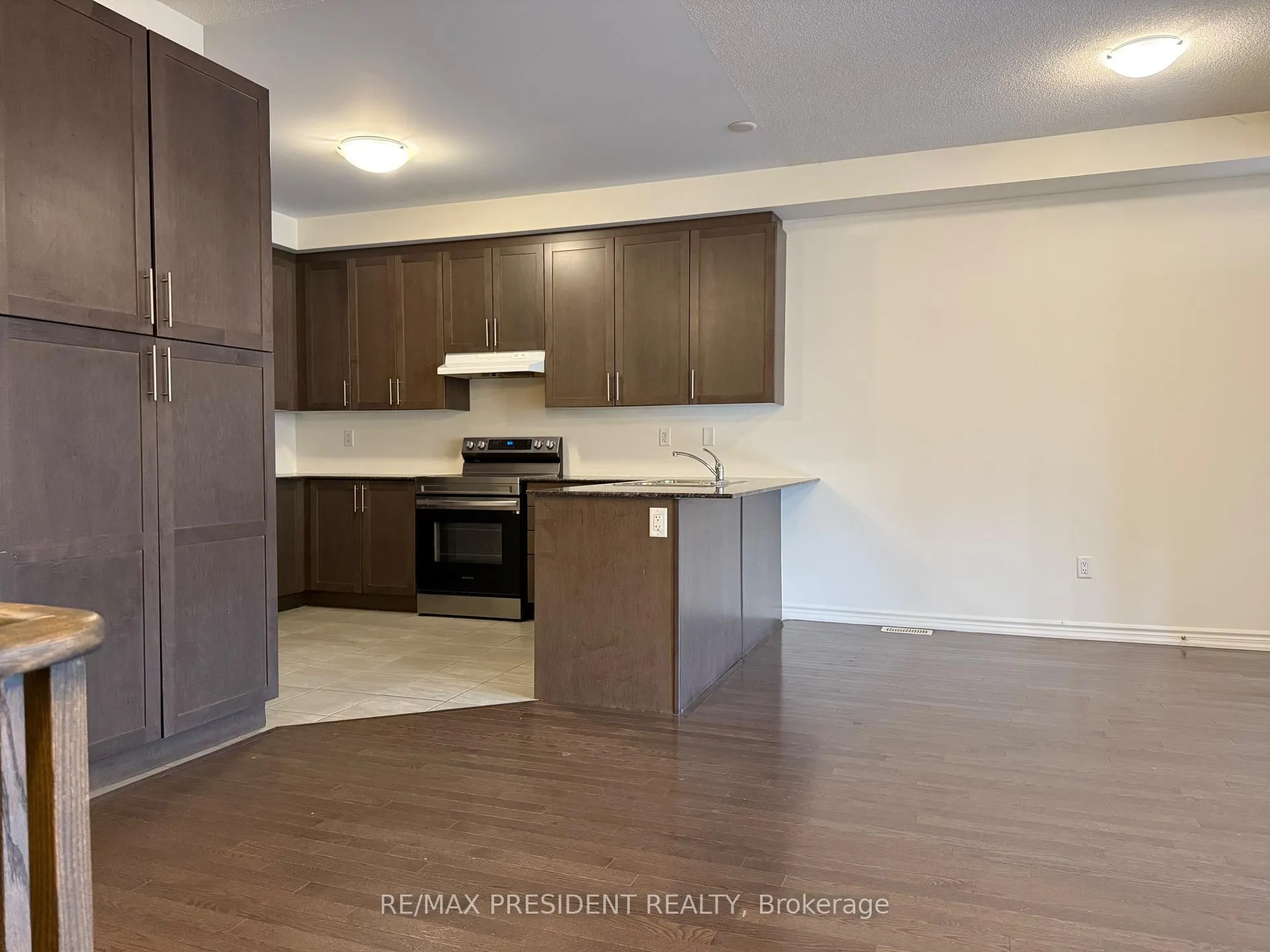 Photo 9 of 27 Arrowview Drive, Brampton, Northwest Brampton — HOMEH