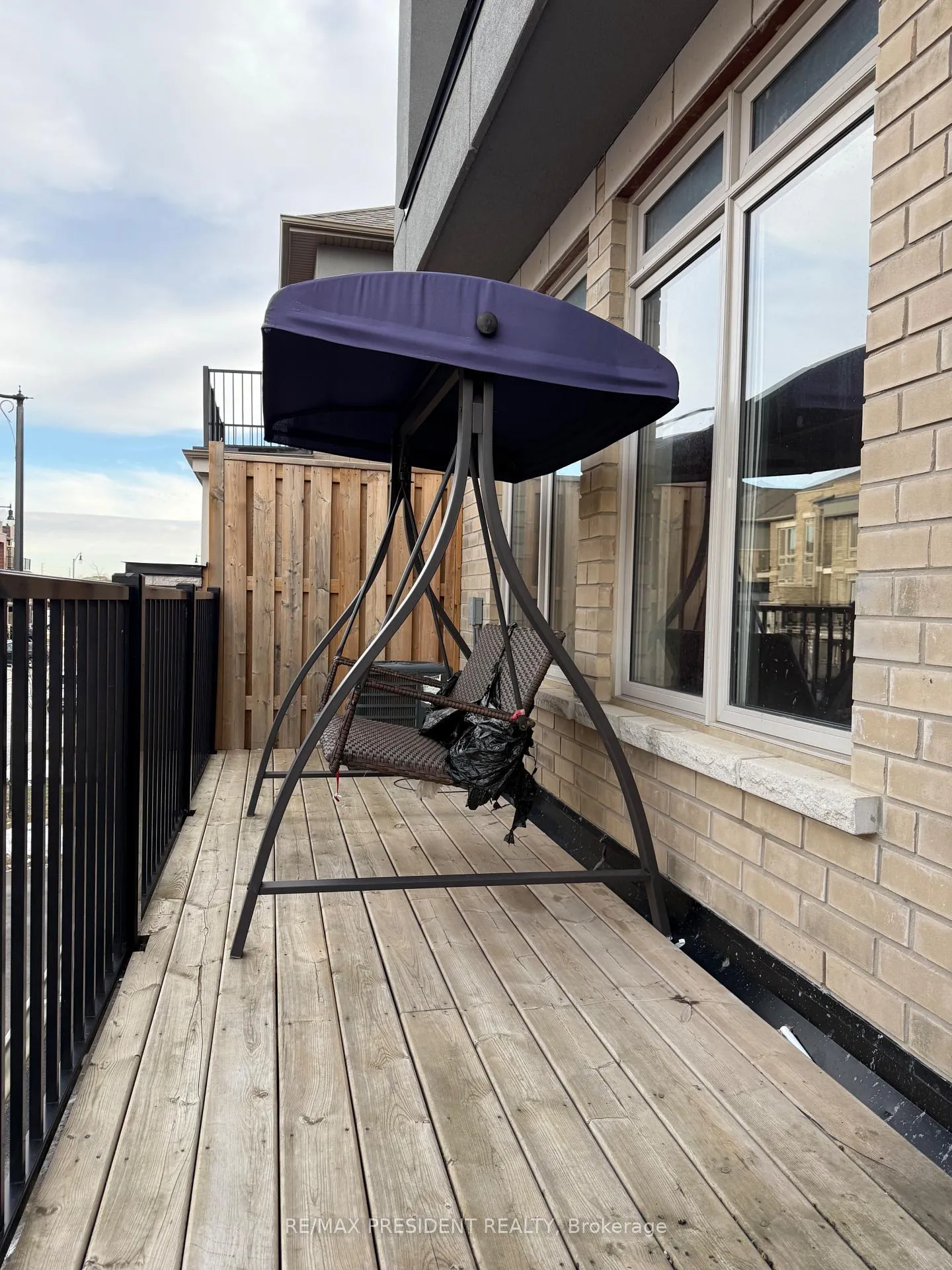 Photo 10 of 27 Arrowview Drive, Brampton, Northwest Brampton — HOMEH
