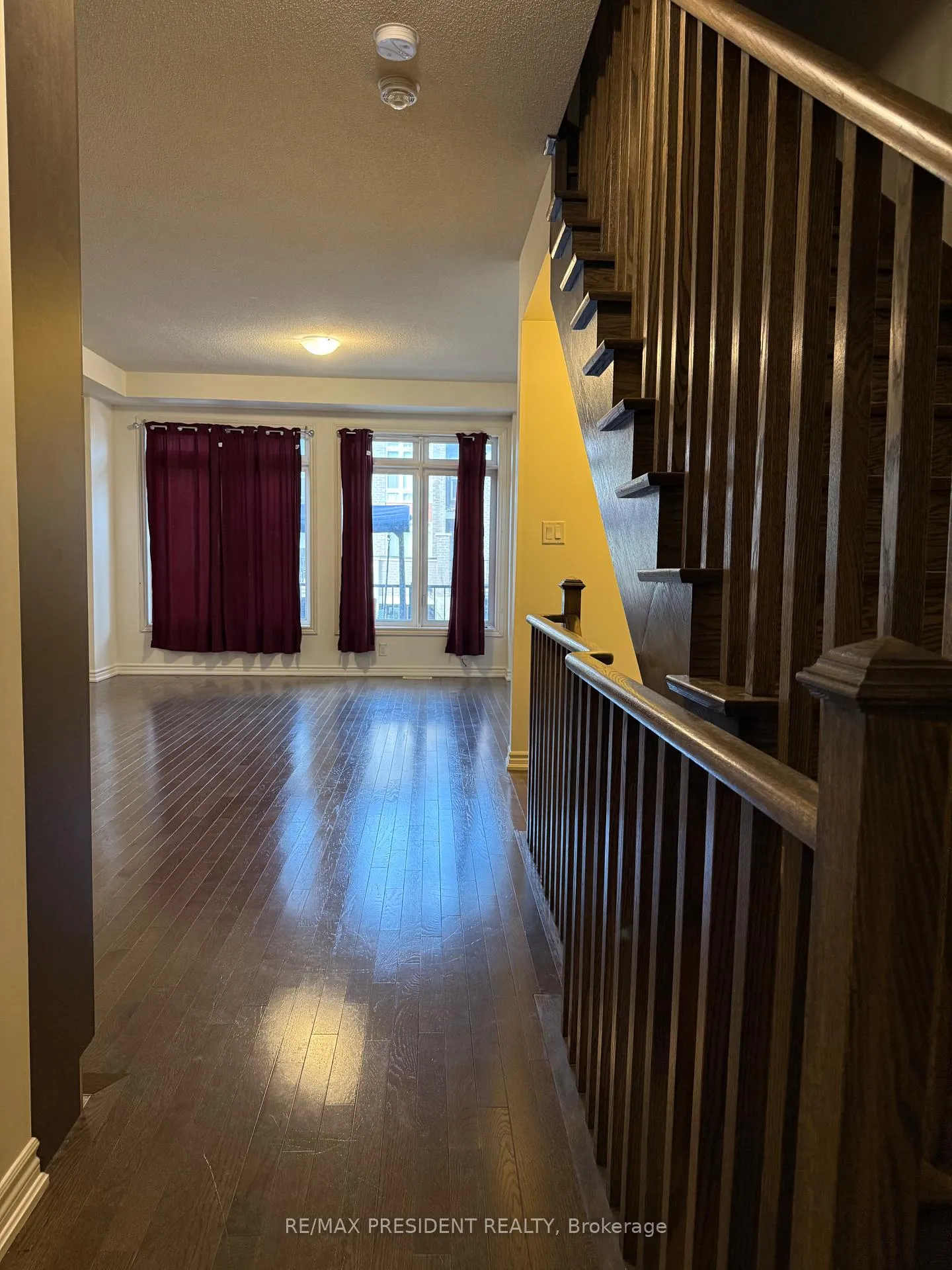 Photo 12 of 27 Arrowview Drive, Brampton, Northwest Brampton — HOMEH