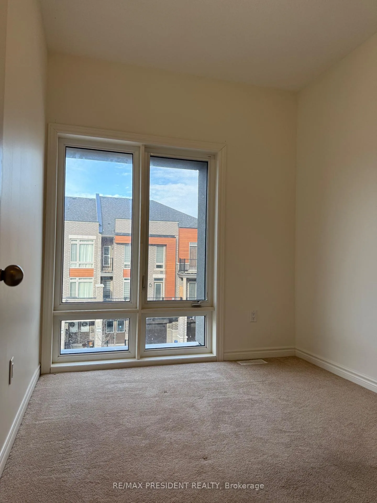 Photo 17 of 27 Arrowview Drive, Brampton, Northwest Brampton — HOMEH