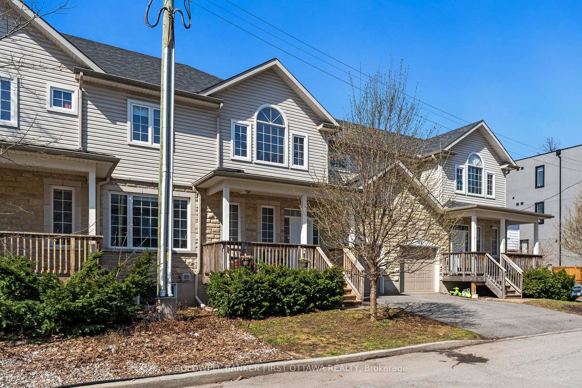 Photo 2 of 982 Hooper Street, Ottawa, Carlington — HOMEH