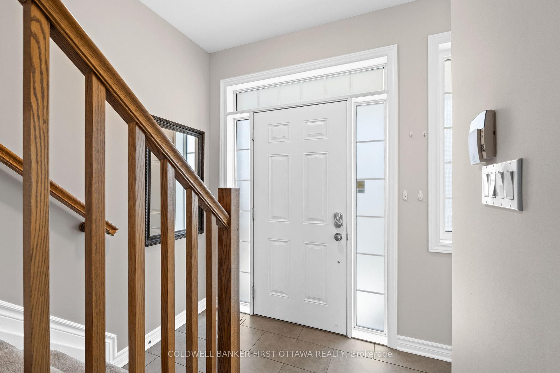 Photo 3 of 982 Hooper Street, Ottawa, Carlington — HOMEH