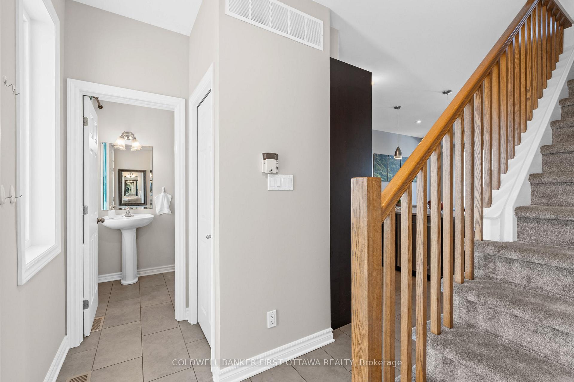 Photo 5 of 982 Hooper Street, Ottawa, Carlington — HOMEH