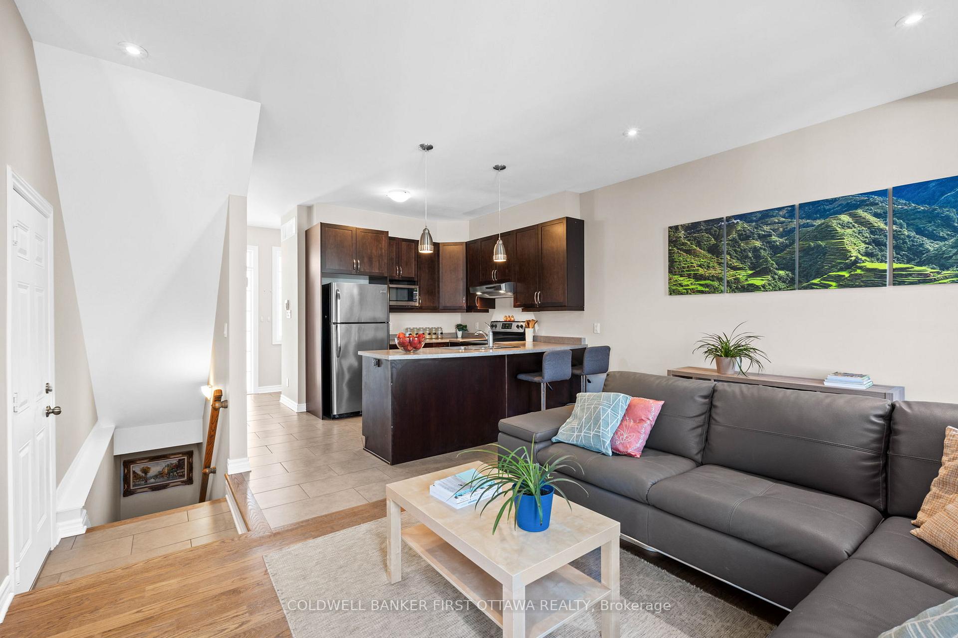 Photo 8 of 982 Hooper Street, Ottawa, Carlington — HOMEH