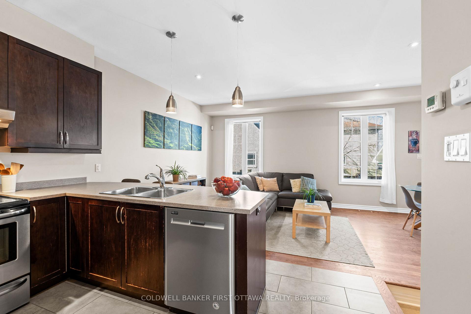 Photo 7 of 982 Hooper Street, Ottawa, Carlington — HOMEH
