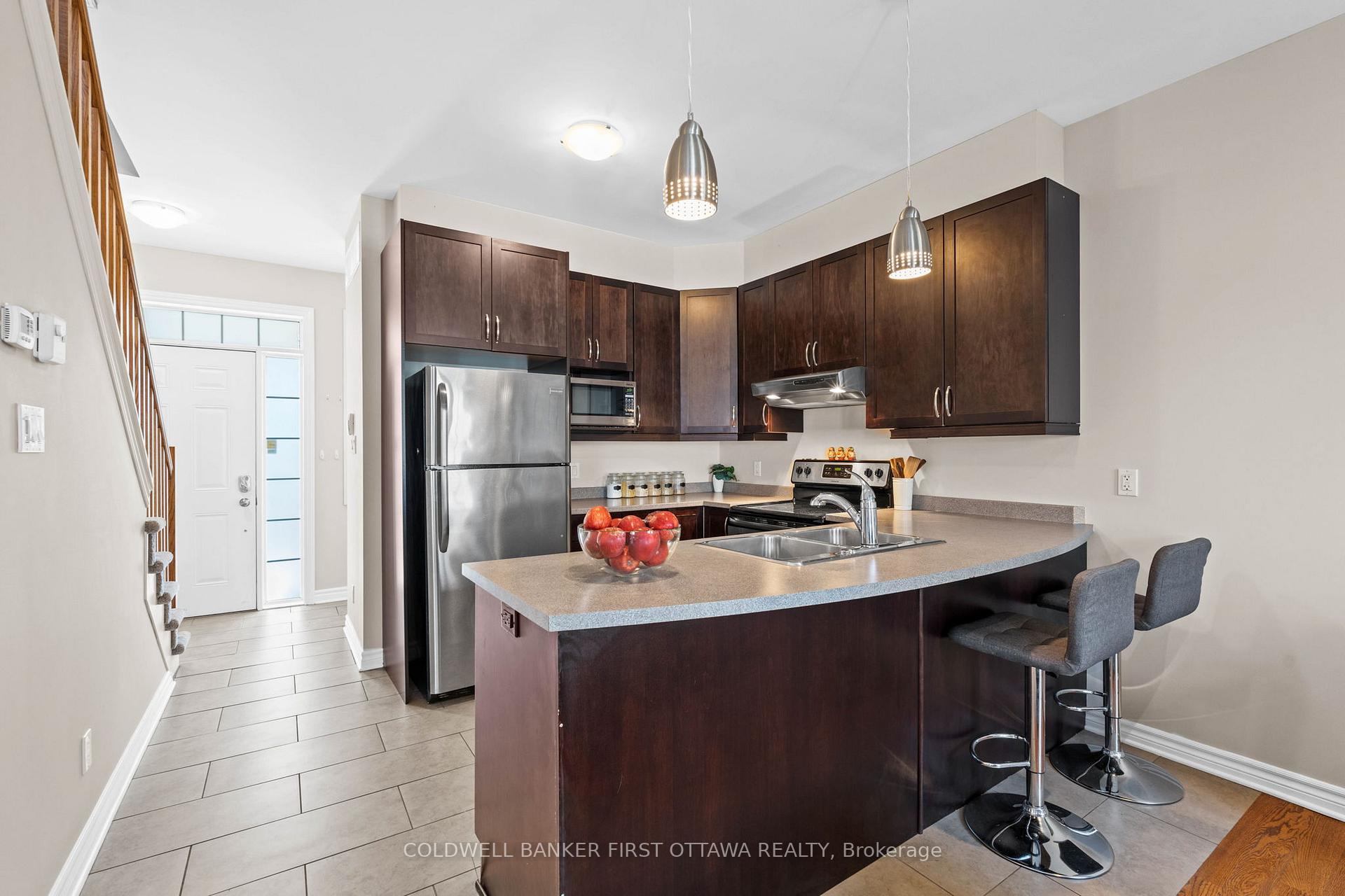 Photo 10 of 982 Hooper Street, Ottawa, Carlington — HOMEH
